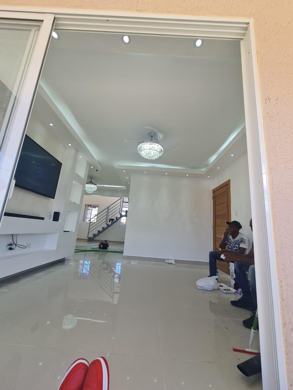 apartamentos -  Apartamento en Venta, Residencial Colinas III, Santo Domingo Oeste. 5