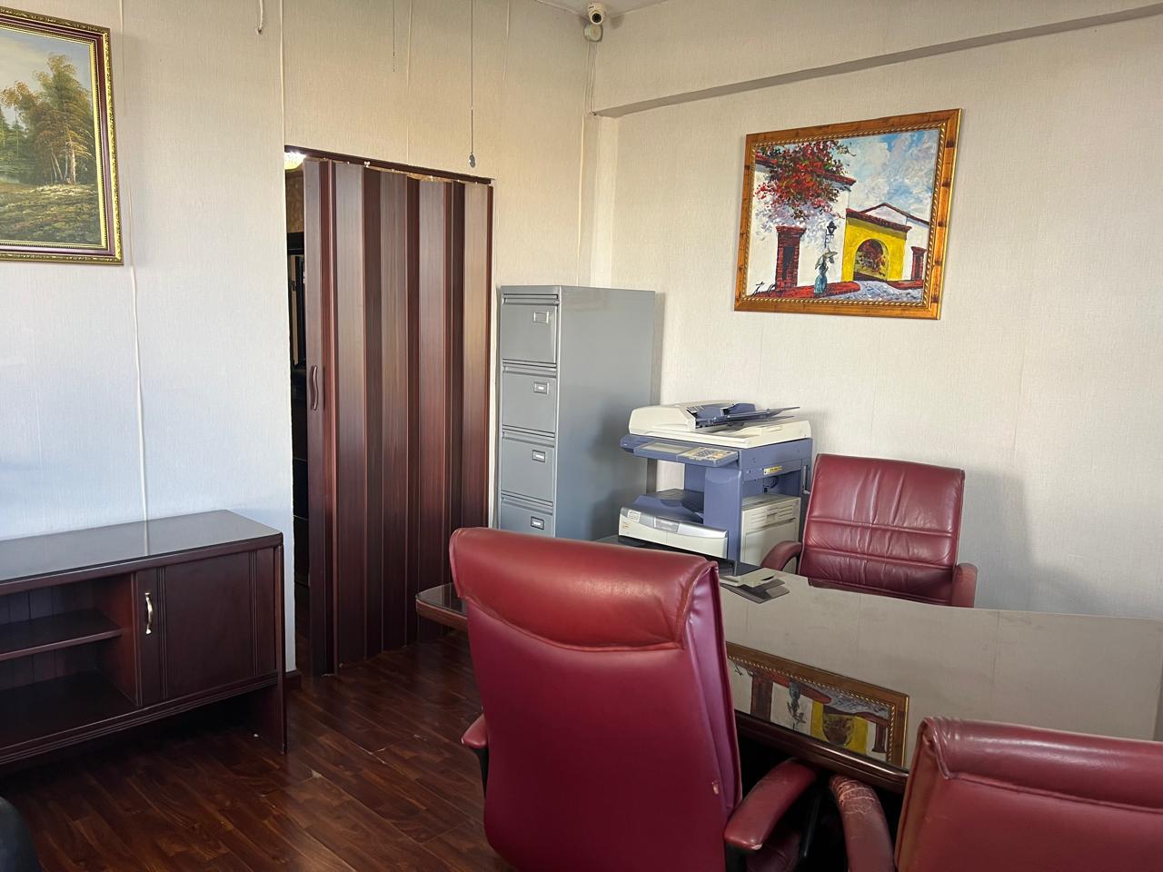 oficinas y locales comerciales - Rento Local Para Oficina En La Correa Y Cidrón Sin