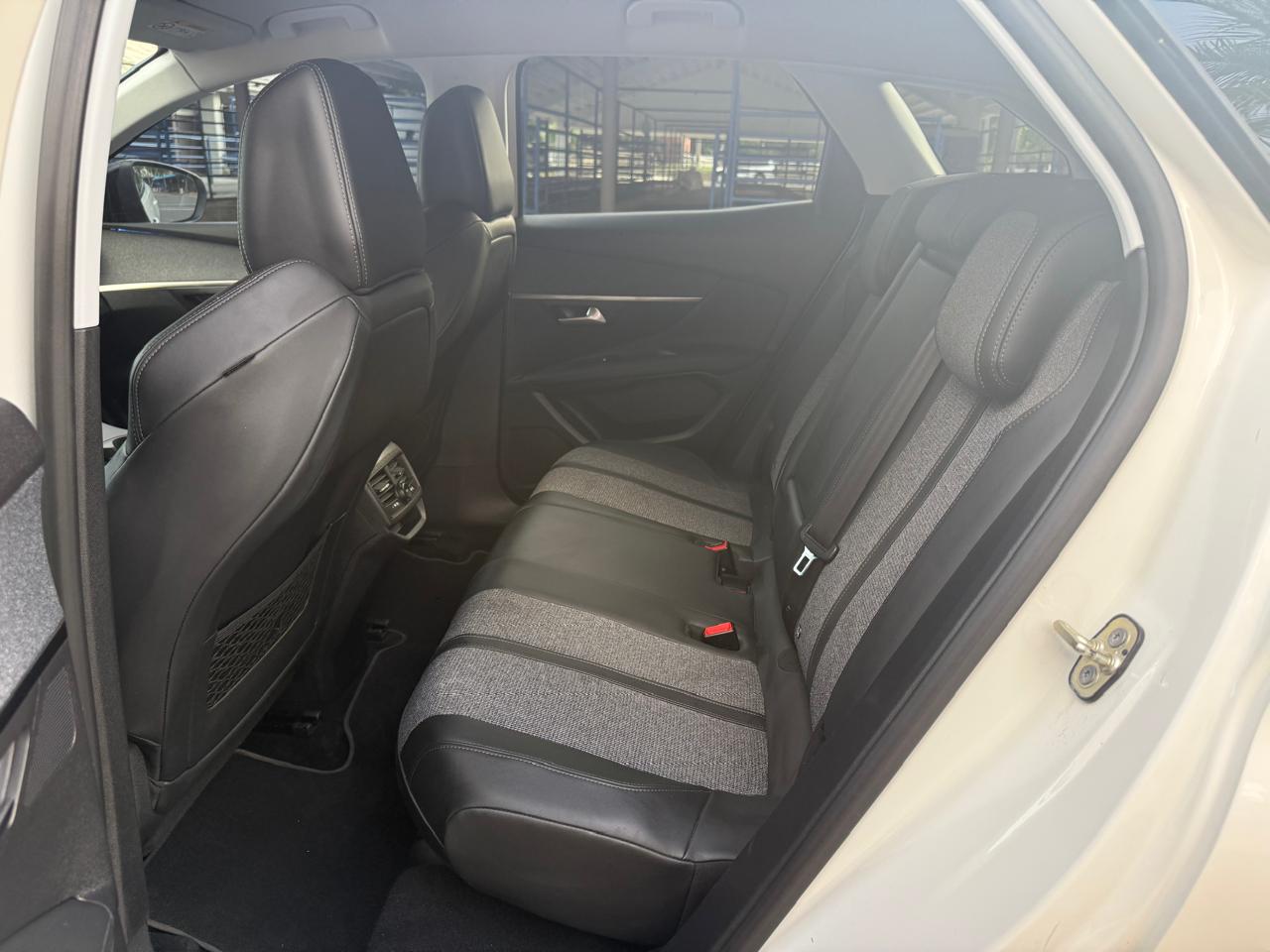 jeepetas y camionetas - Peugeot 3008 Allure 2020 4