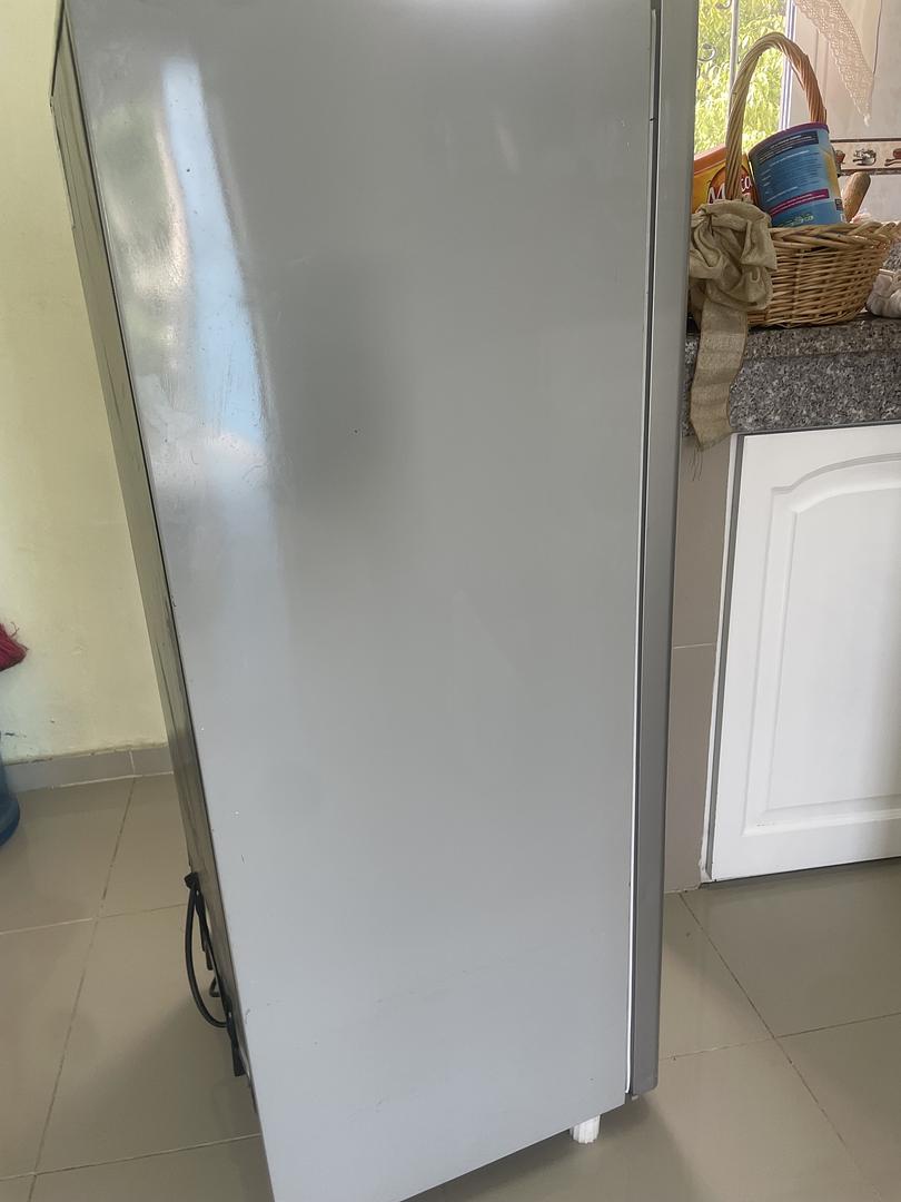 electrodomesticos - NEVERA HISENSE 14,500 negociable por motivo de viaje  6