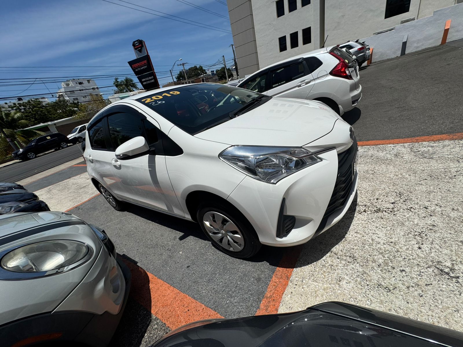 carros - Toyota Vitz 1