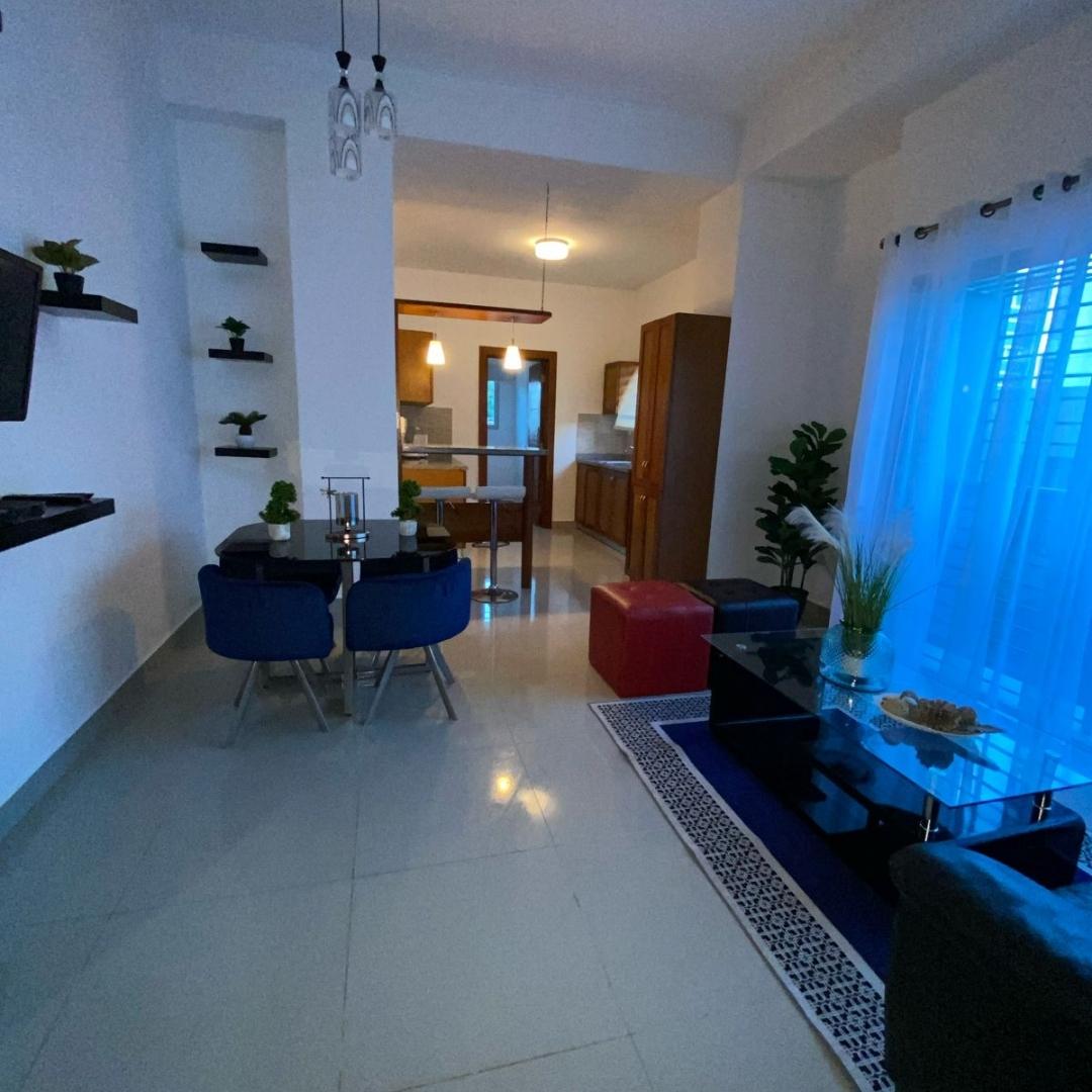 apartamentos - Apartamento De Alquiler En Evaristo Morales 1