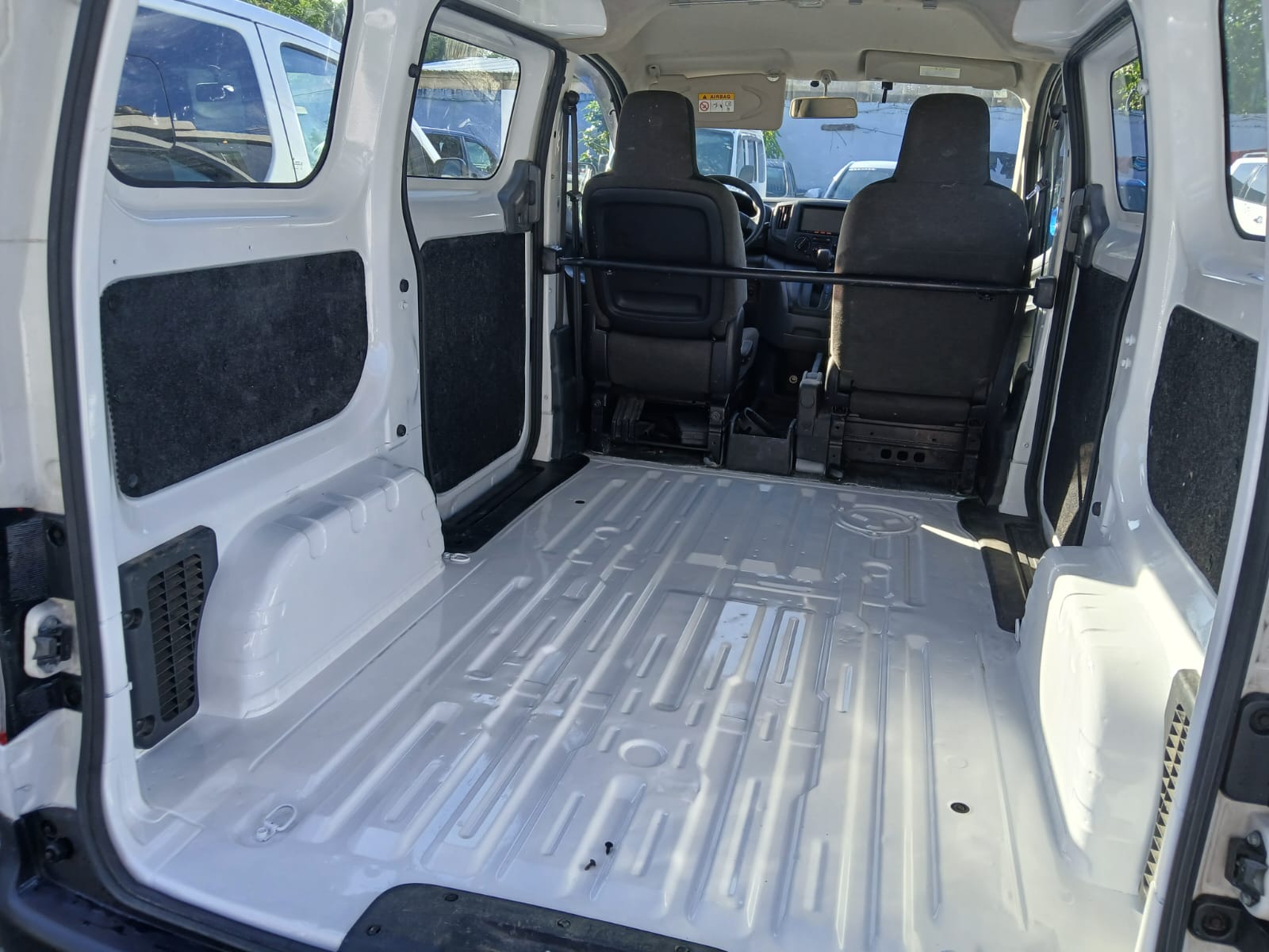 carros - VENDO NISSAN NV200 FINANCIAMIENTO DISPONIBLE  9