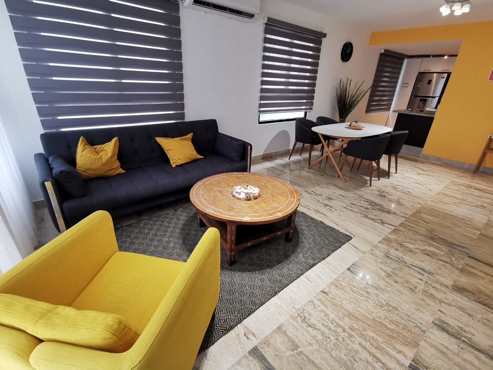 apartamentos - ALQUILER DE APARTAMENTO DE UNA HABITACIÓN AMUEBLADO FULL A PASOS DE LA CHURCHILL 1
