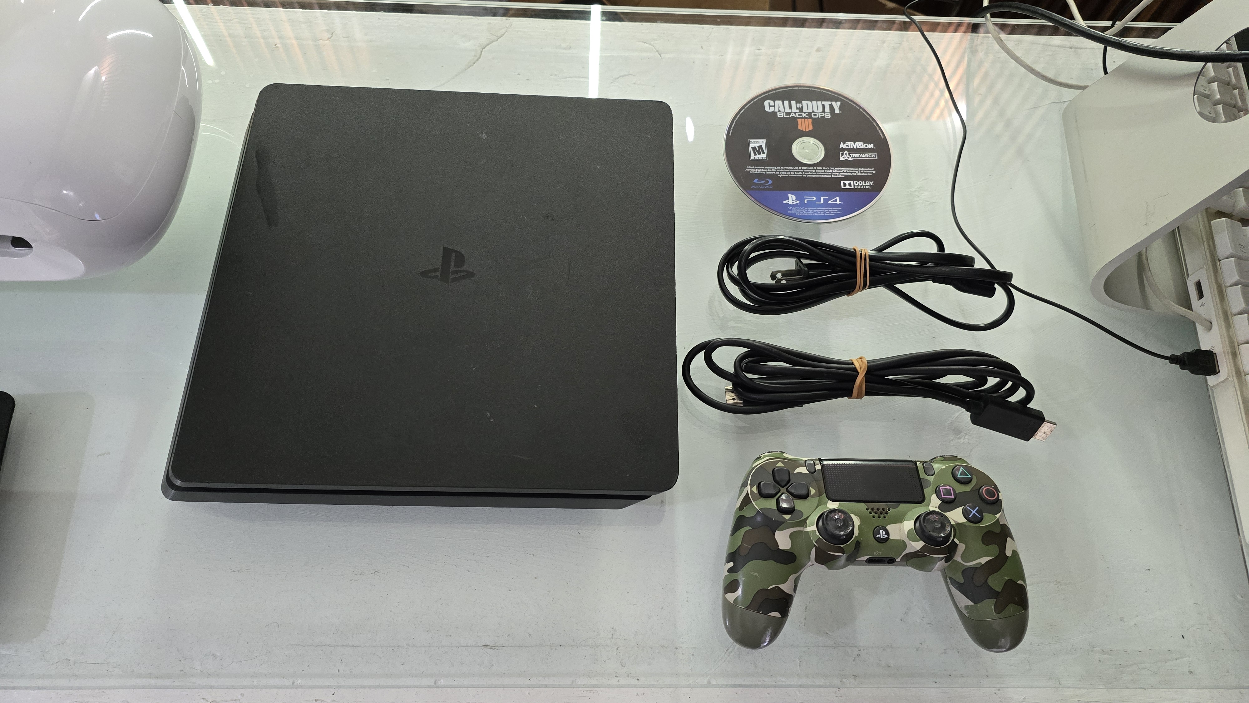 consolas y videojuegos - Sony Playstation 4 Slim 1TB Completo mas un juego