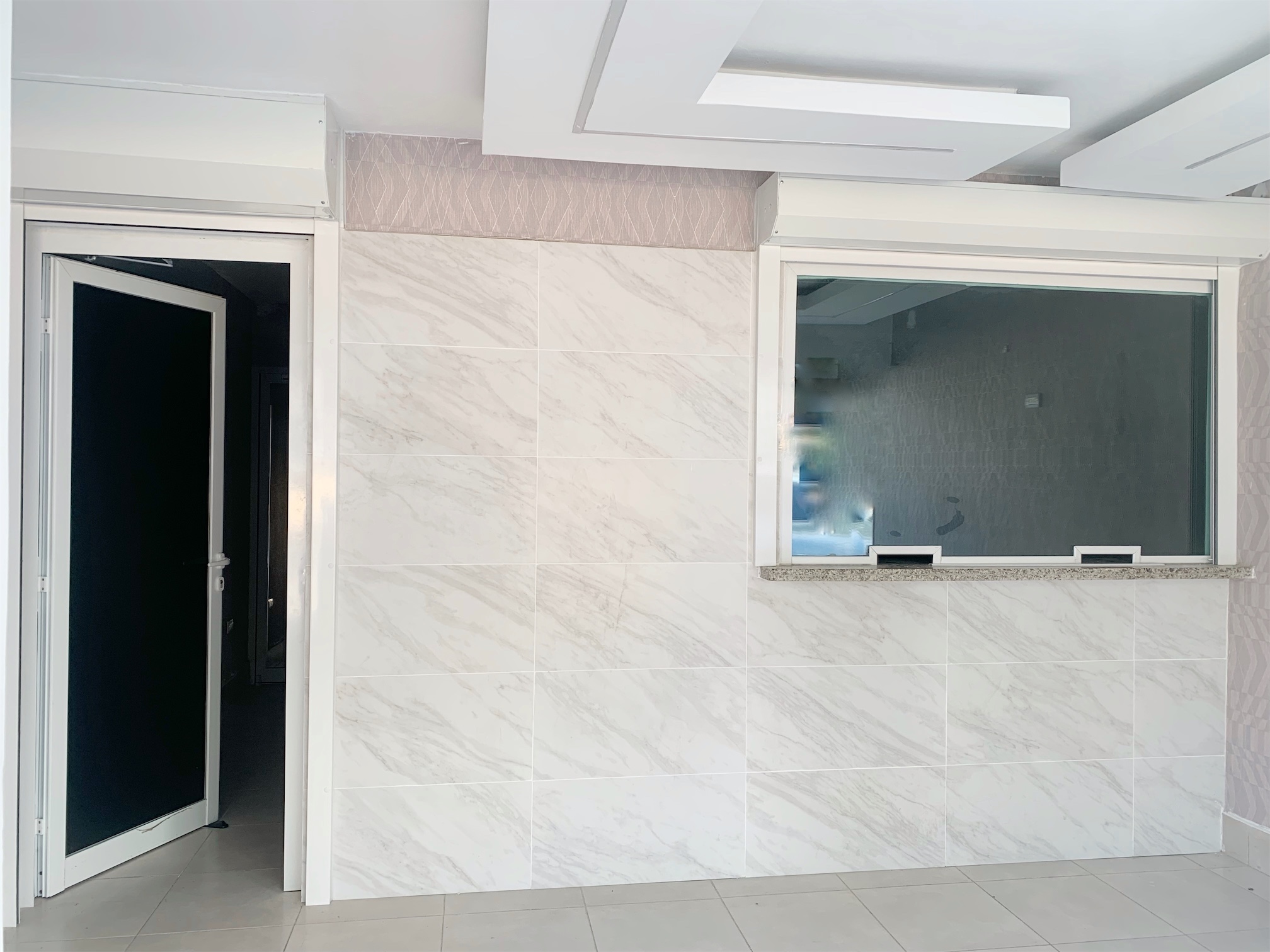 oficinas y locales comerciales - Local con buena visibilidad 4