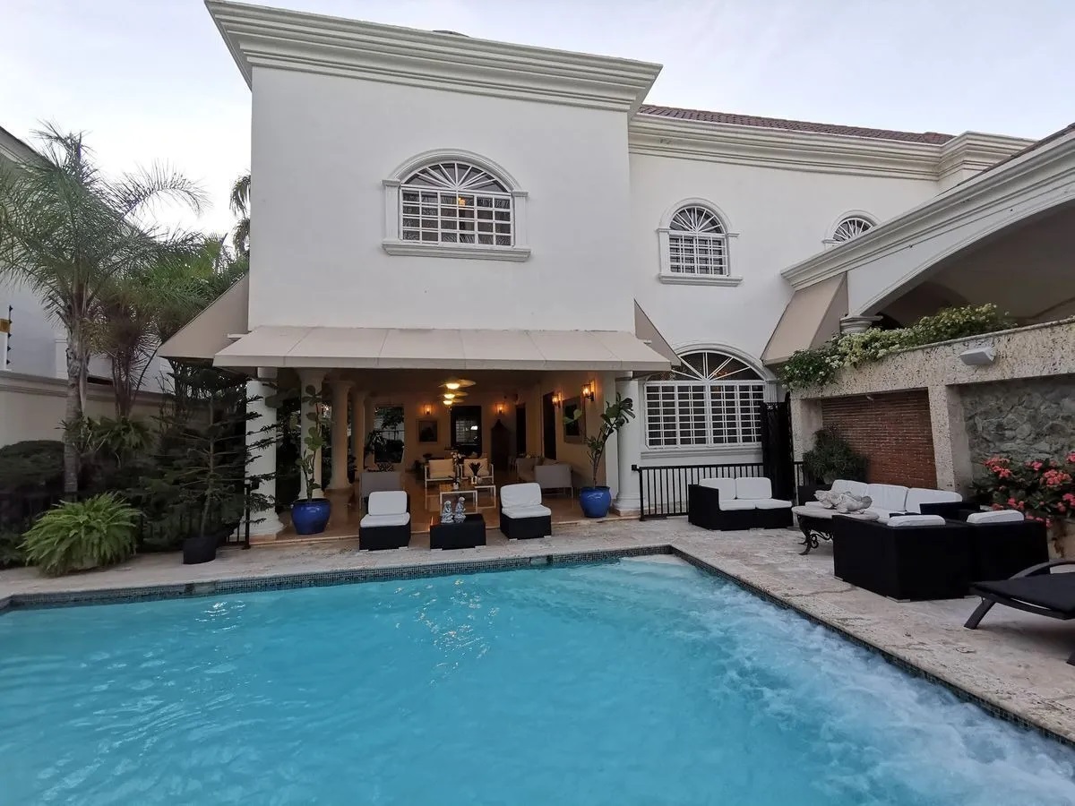 casas - Casa en Bella Vista para embajadas  0