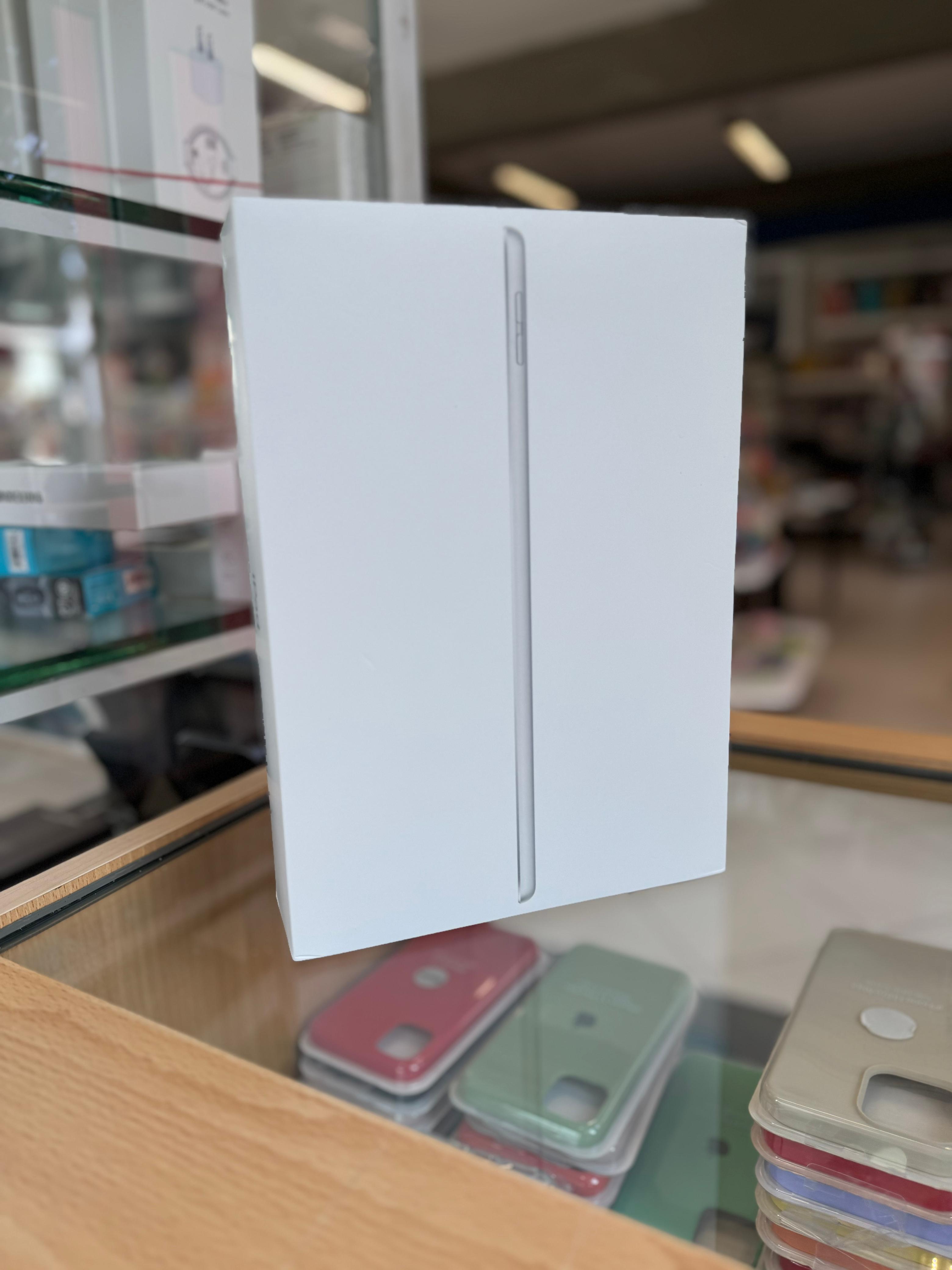 celulares y tabletas - ipad 9th generation silver 64 GB WIFI.  0