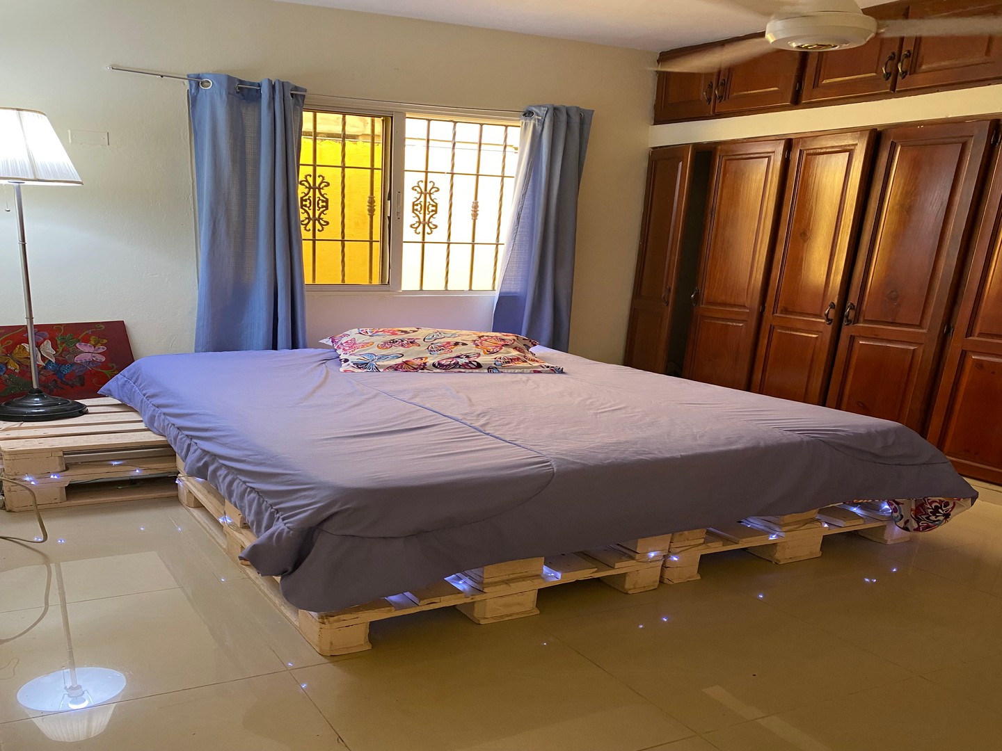 habitaciones y viviendas compartidas - Busco Roomate/Companera de vivienda con Parqueo Privado!!! 5