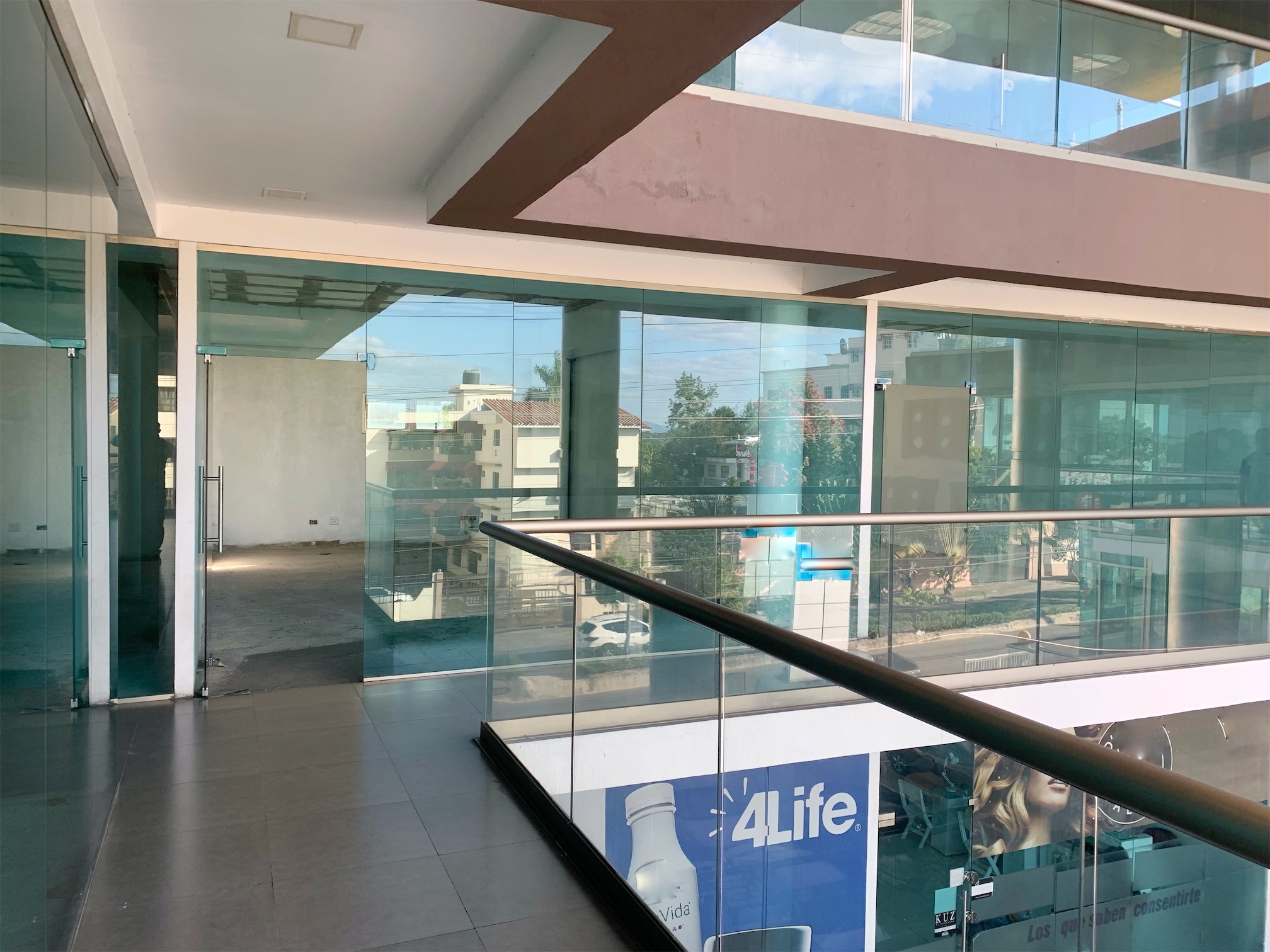 oficinas y locales comerciales - Local en venta arroyo hondo 2