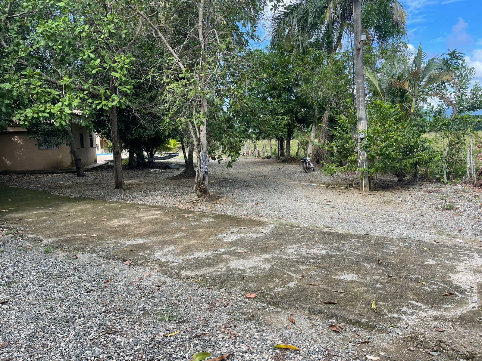 solares y terrenos - Finca de 112 tareas, con Villa: 2 CASAS+ PISCINA + AREA JUEGOS, MONTE PLATA 8