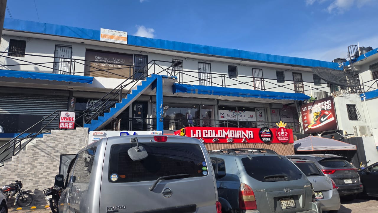 oficinas y locales comerciales - PLAZA COMERCIAL EN ESQUINA TODO ALQUILADO 8