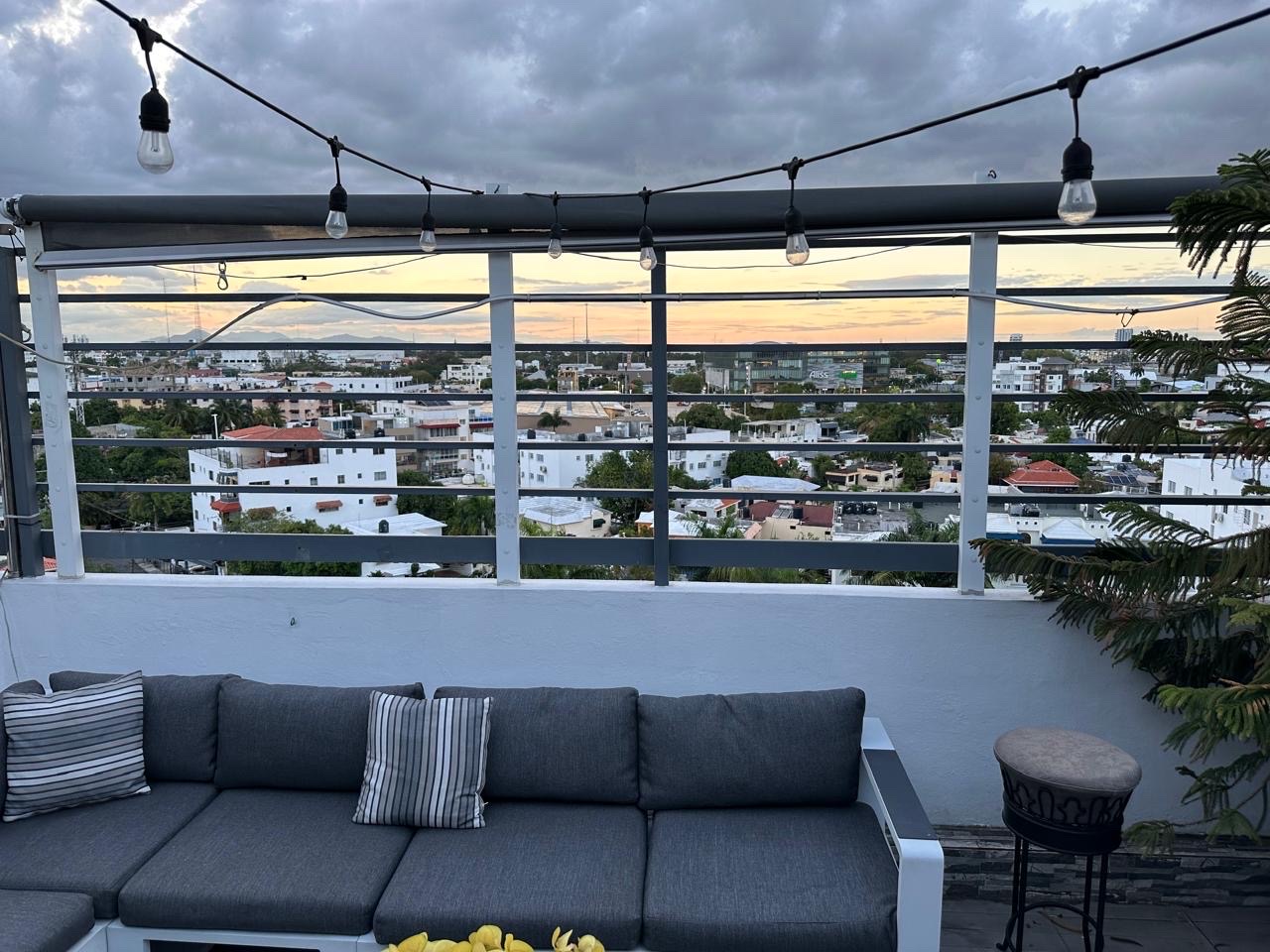apartamentos - venta de penthouse en Julieta morarles con 319mts con piscina Distrito nacional 2