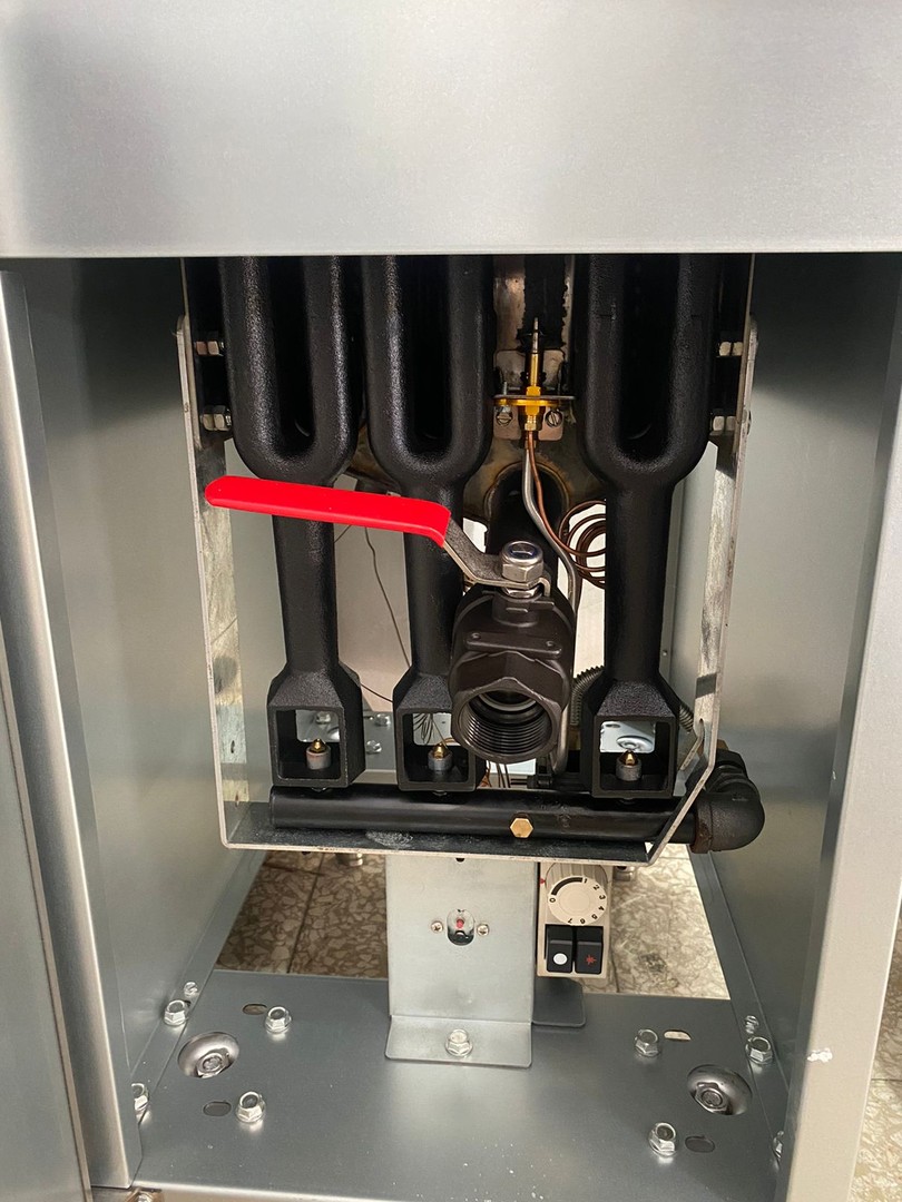 equipos profesionales - Freidora de 40 Lbs. 3 Quemadores.  3