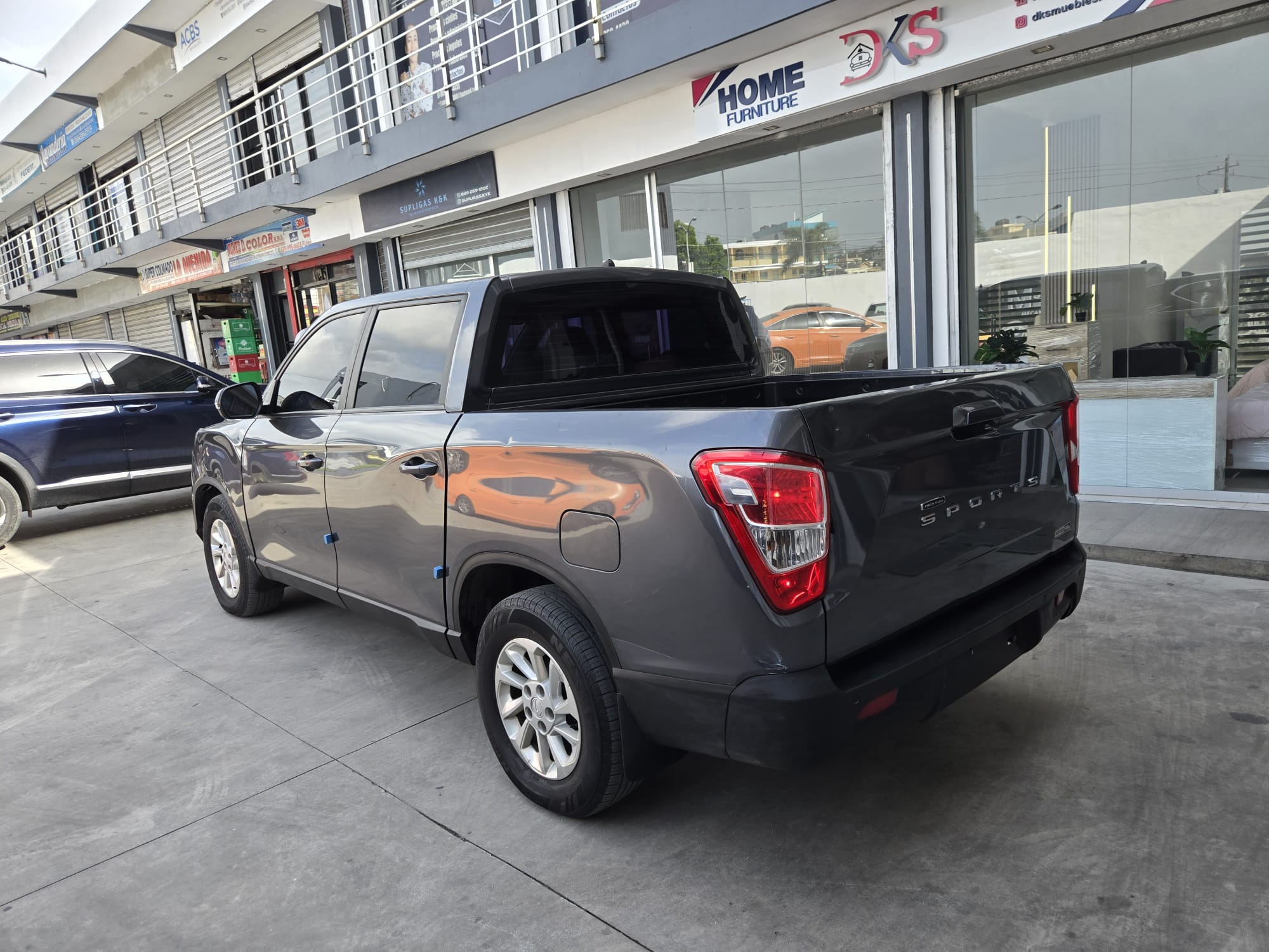 jeepetas y camionetas - KGM REXTON 2021 GRIS OSCURO DIESEL 2