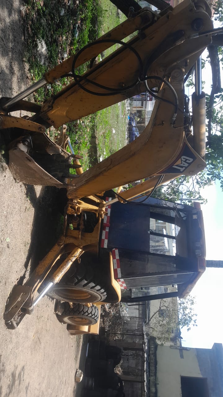 camiones y vehiculos pesados - Retroexcavadora Caterpillar 420-D 5