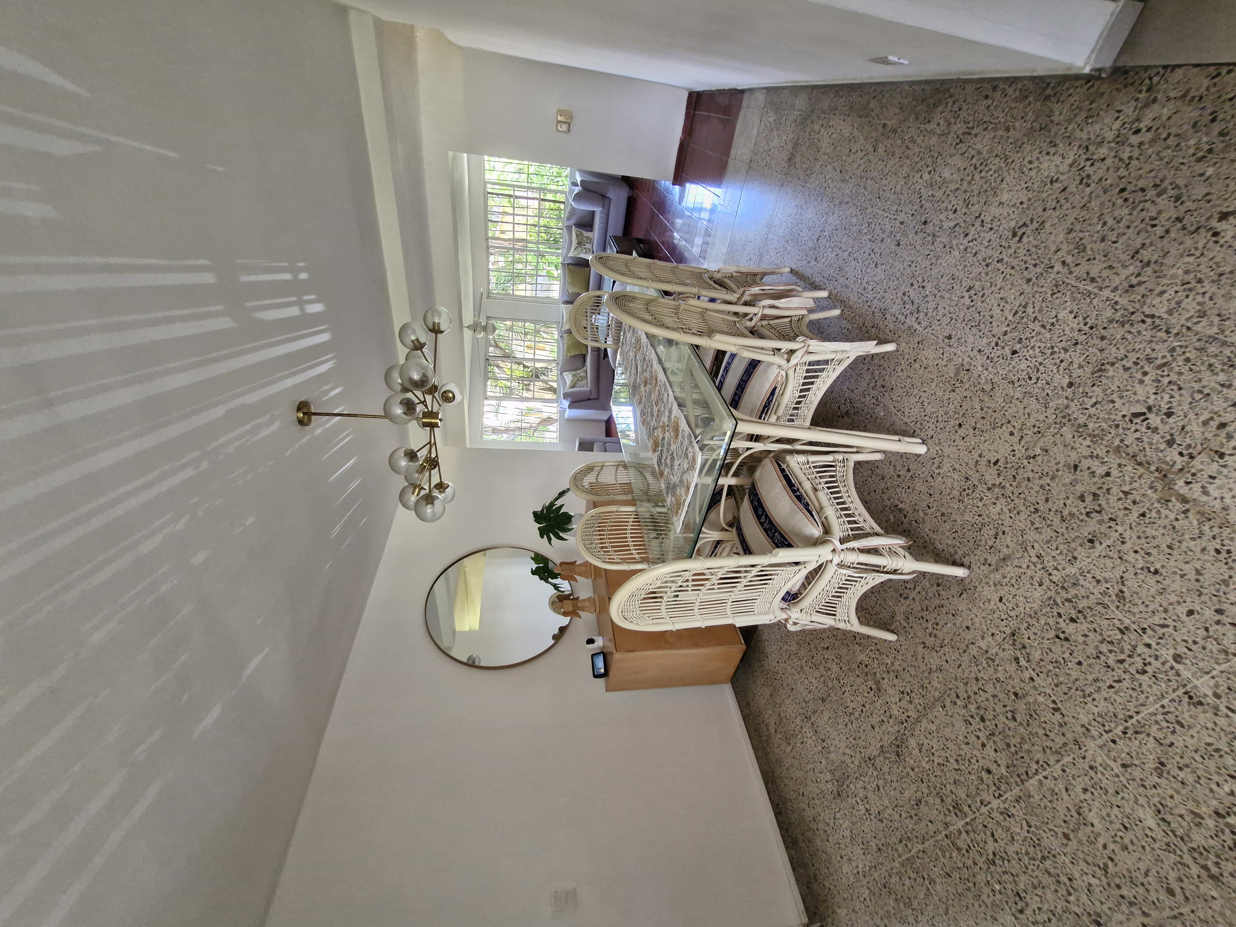 apartamentos - Segundo nivel con terraza en Gazcue 6