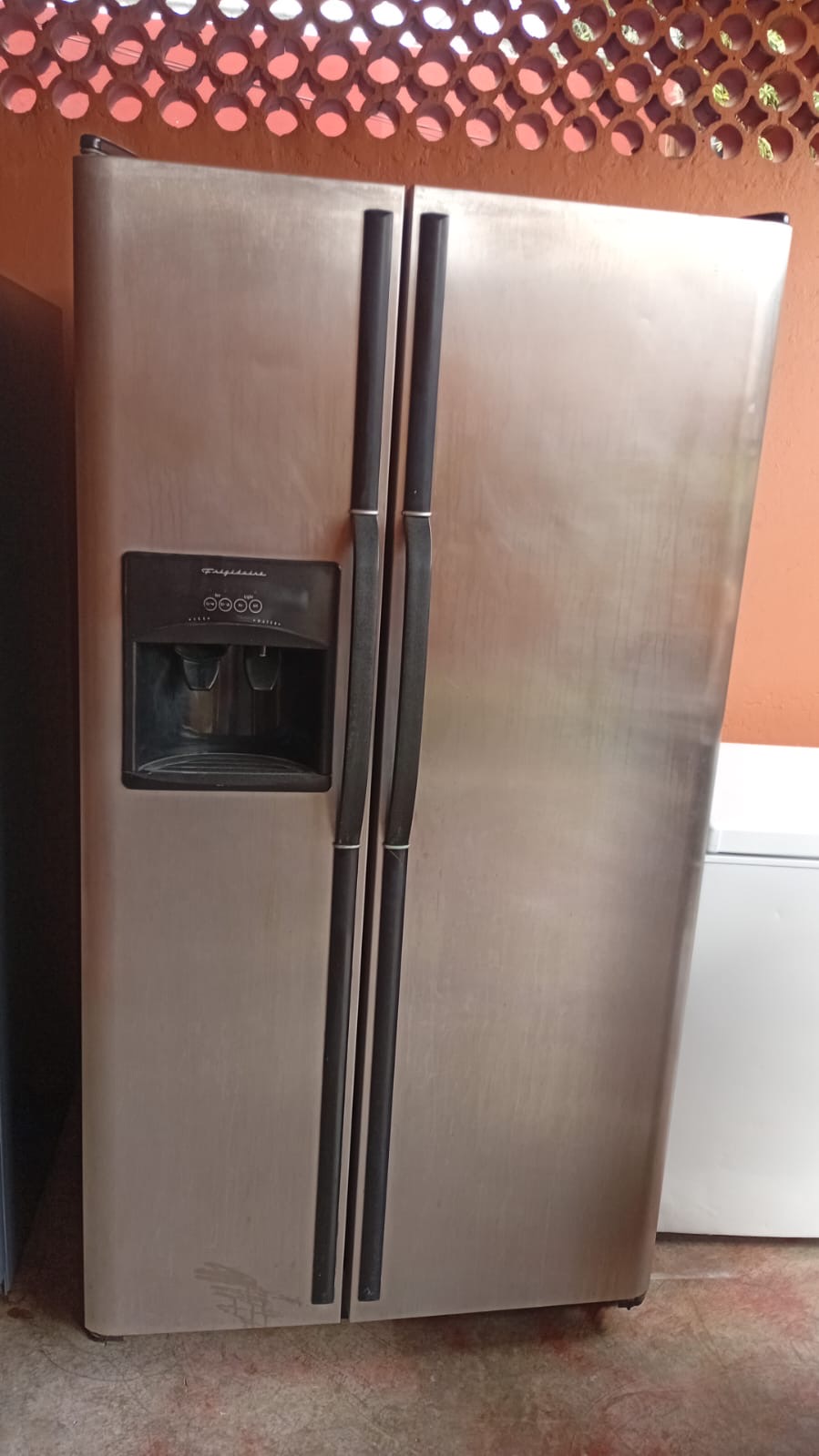 electrodomesticos - Nevera de Dos Puertas Frigidaire 0