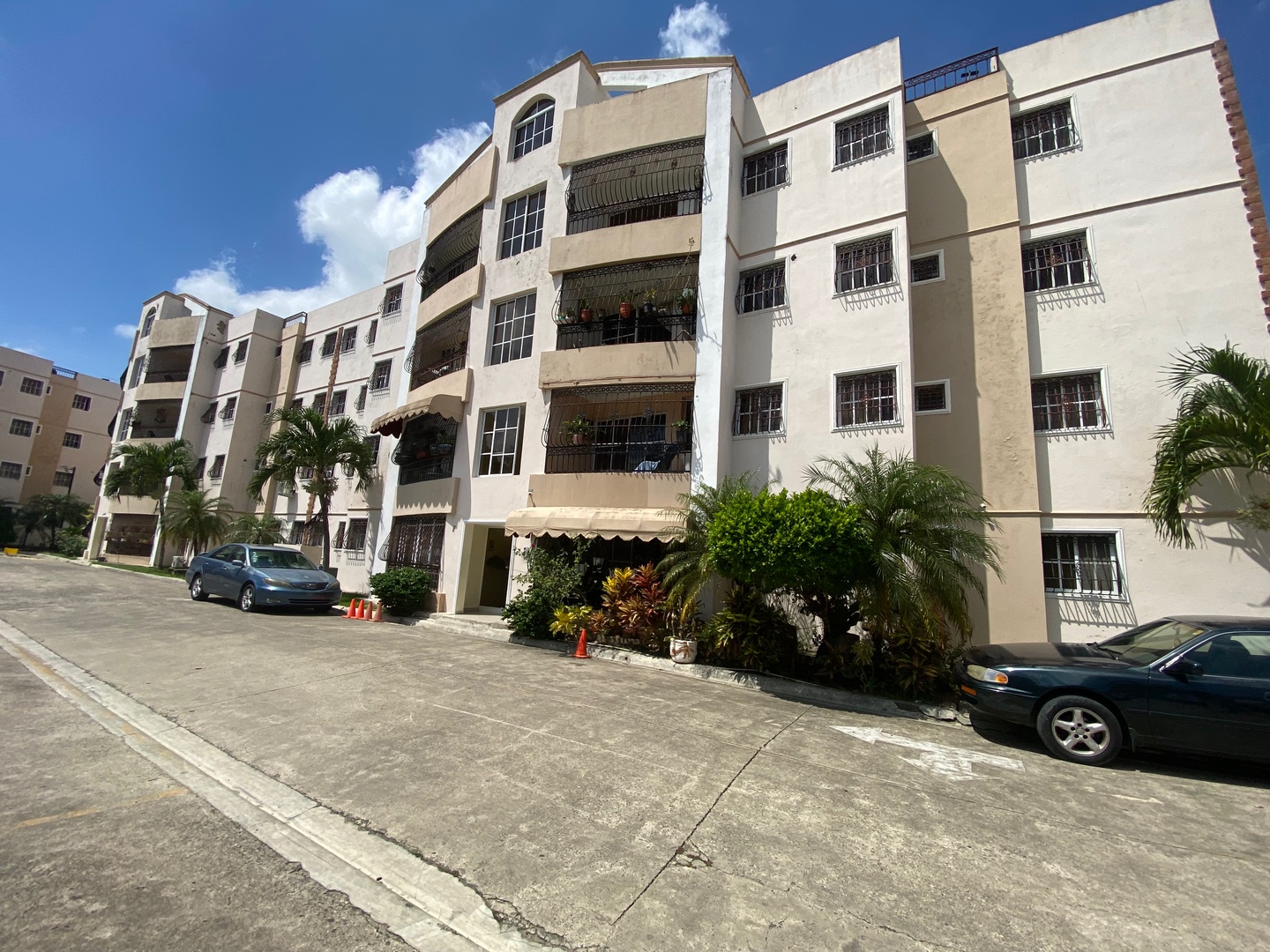 apartamentos - PRECIOSO APARTAMENTO EN VENTA EN GURABO EN LOS RIELES EN OFERTA 