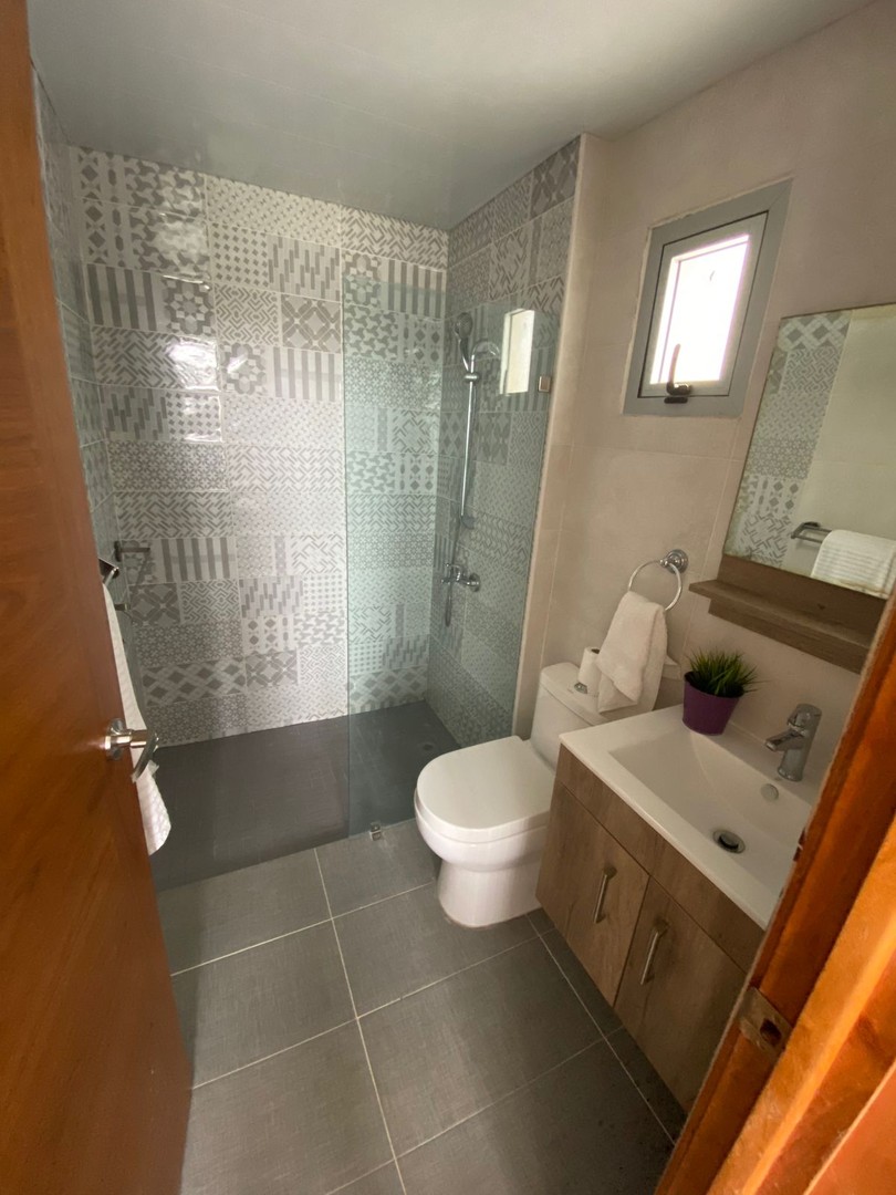 apartamentos - Amplio apartamento completamente amueblado a 1 esquina de la Churchill 7