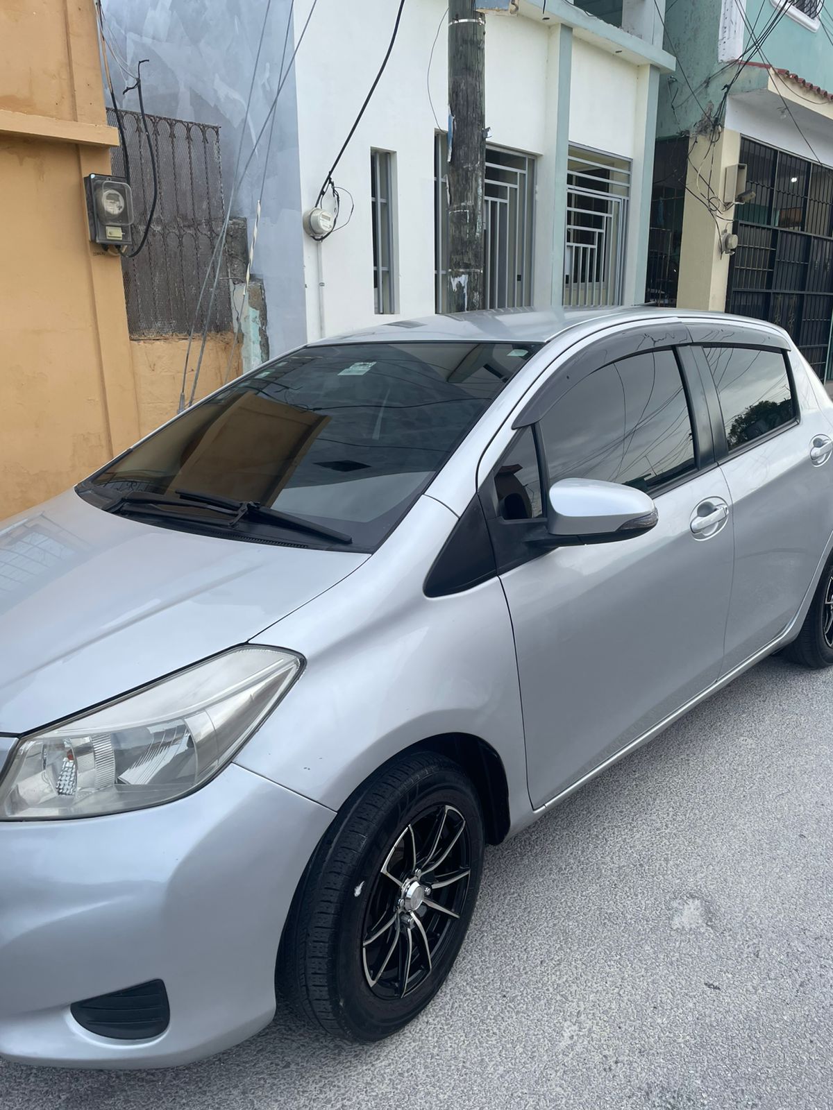 carros - Toyota vitz 2014 1