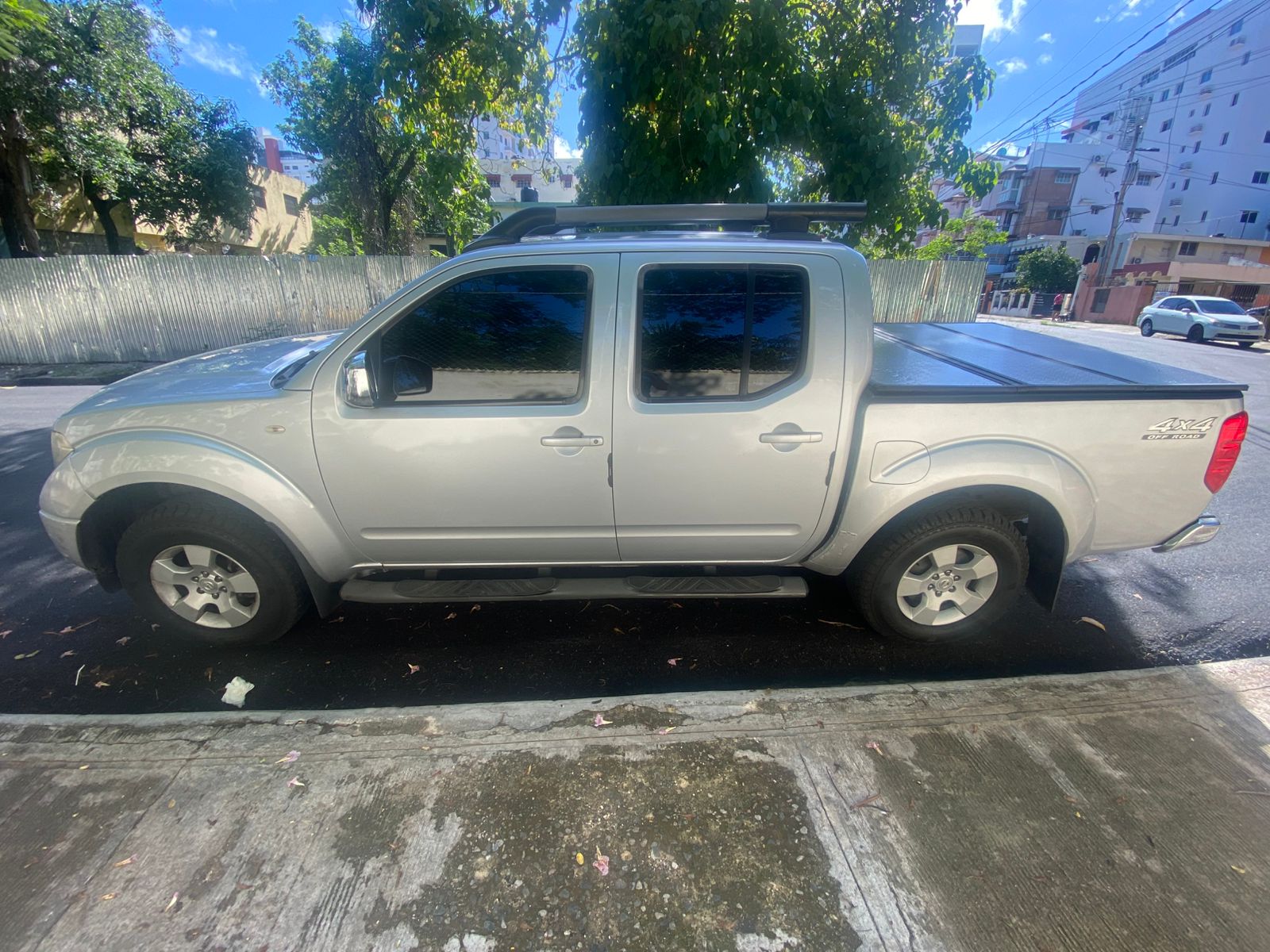 jeepetas y camionetas - Nissan Navara 2014 4