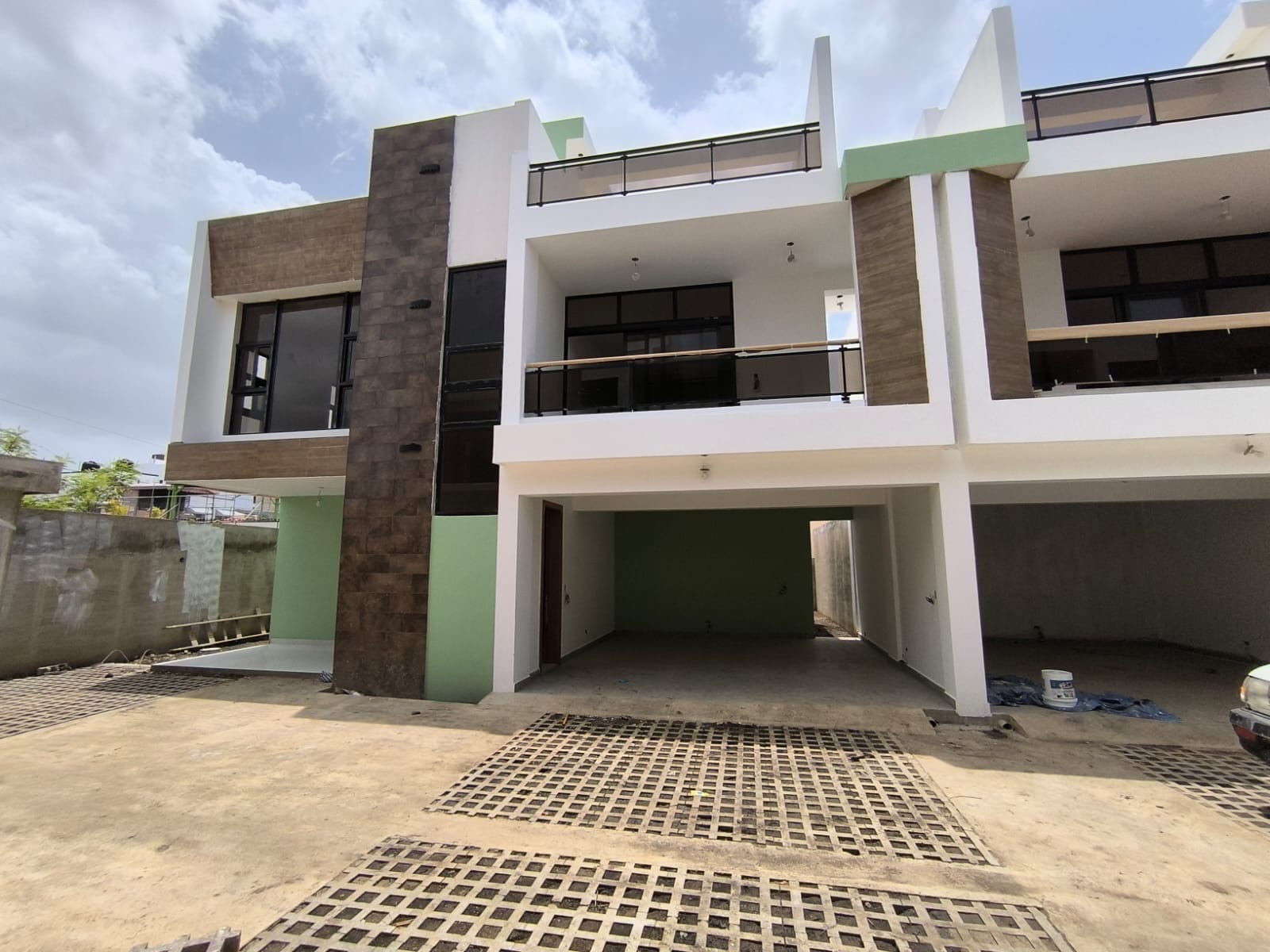 casas - venta de casa en proyecto cerrado autopista de san isidro Santo Domingo este 