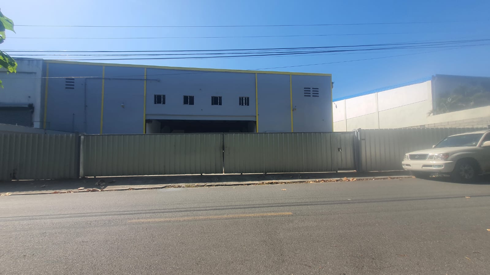 oficinas y locales comerciales - Nave Industrial proximo al km12 Aut. Duarte 0