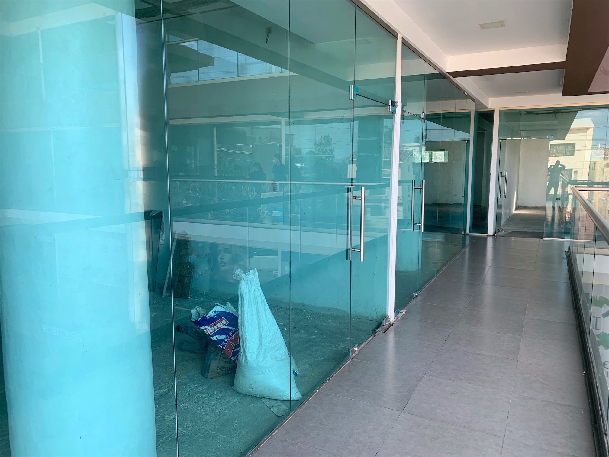 oficinas y locales comerciales - Local en venta arroyo hondo 3