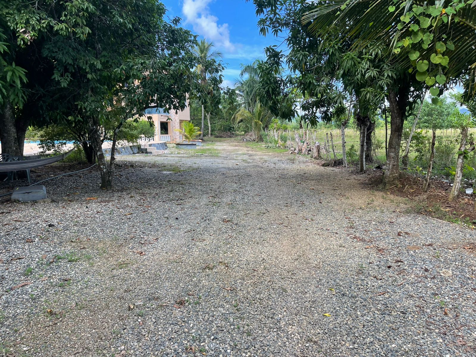 solares y terrenos - Finca de 112 tareas, con Villa: 2 CASAS+ PISCINA + AREA JUEGOS, MONTE PLATA 9