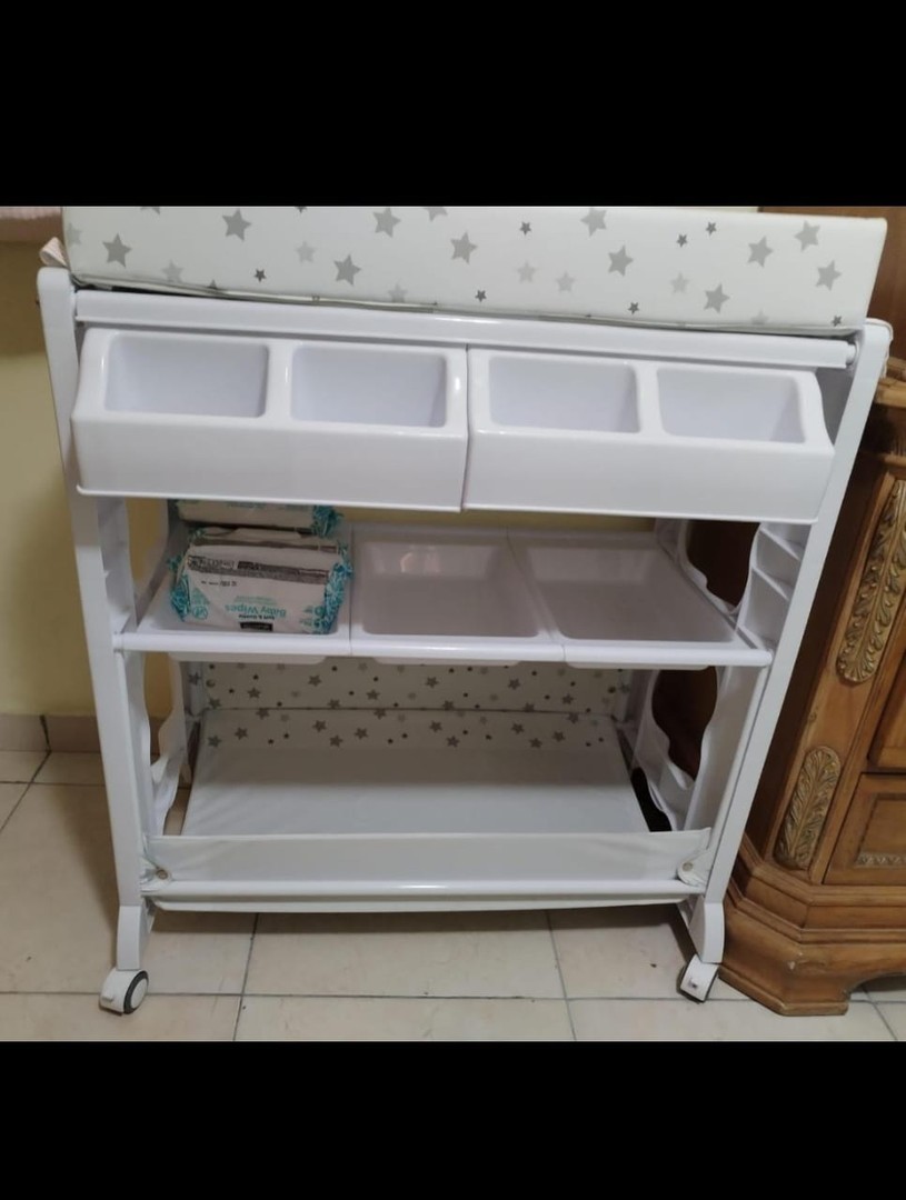 muebles - Cambiador con bañera 2