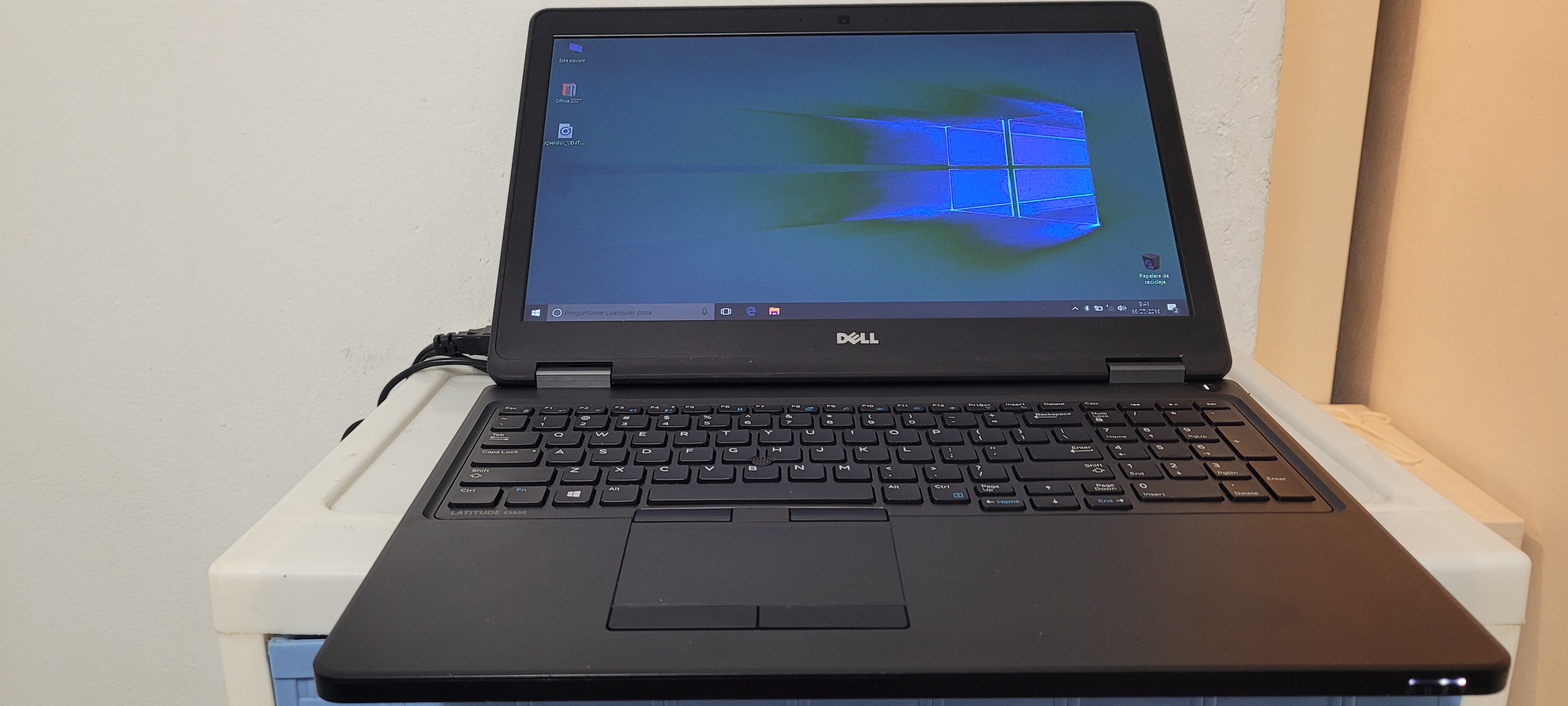 computadoras y laptops - laptop Dell 5550 17 Pulg Core i5 Ram 16gb Disco 256gb SSD Video 8gb  0
