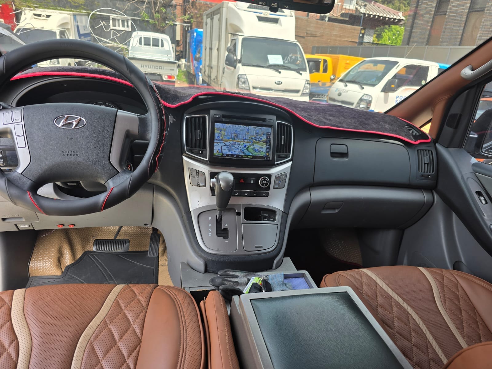 jeepetas y camionetas - HYUNDAI GRAND STAREX 2021 UNICA RECIEN IMPORTADA 9