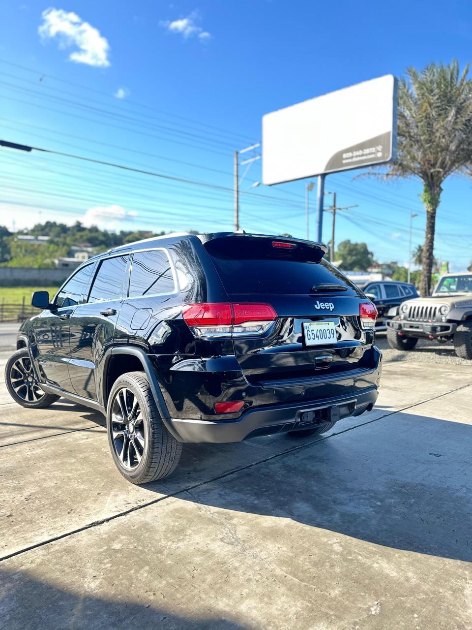 jeepetas y camionetas - Jeep Cherokee Laredo 2017 7