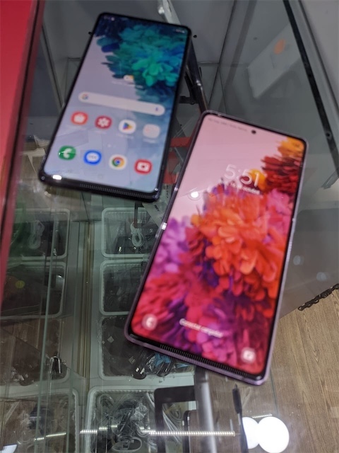 celulares y tabletas - Samsung s20 FE 5G 5