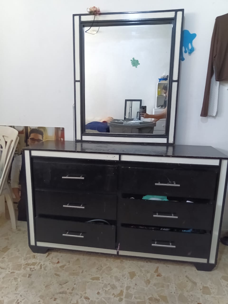 muebles y colchones - CAMA, Gavetero con espejo y mesa de noche 4