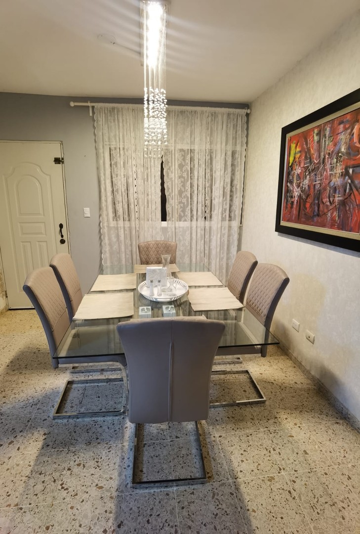 muebles y colchones - motivo de viaje ,juego de comedor de 6 sillas ,poco uso ,moderno  0