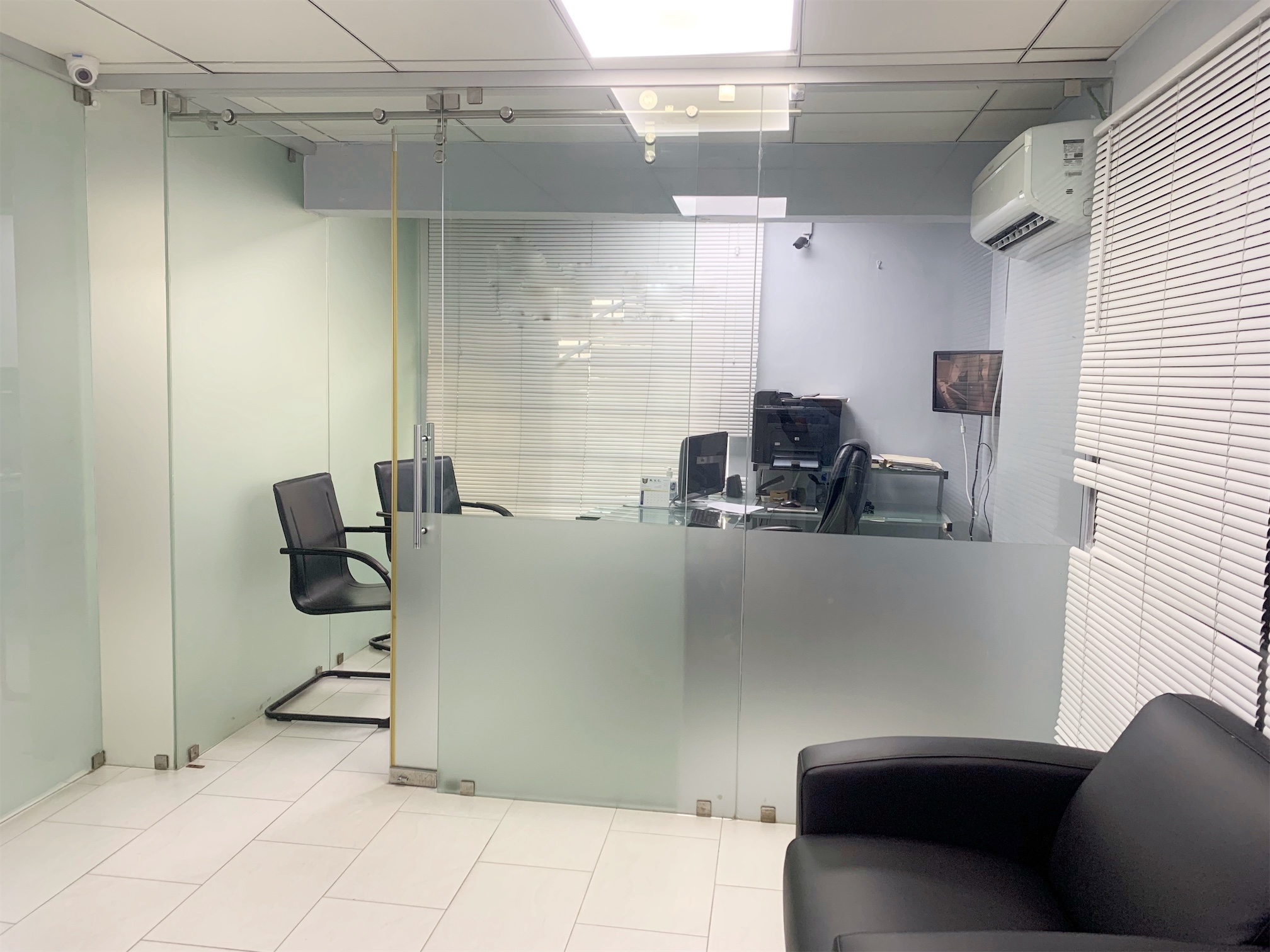 oficinas y locales comerciales - Oficina amoblada  4