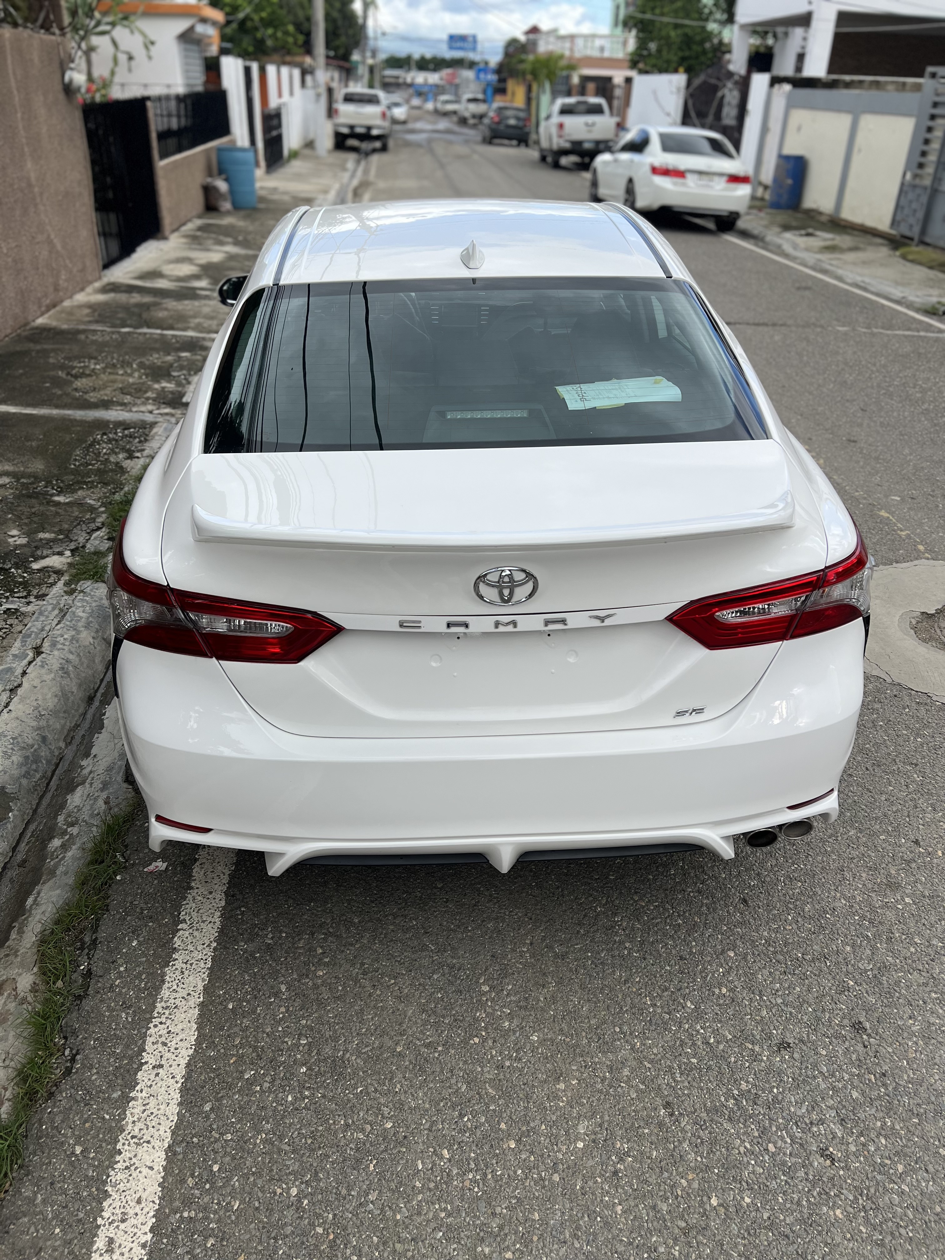 carros - Se vende Camry SE 2019 CLEAN CAR FAX 3
