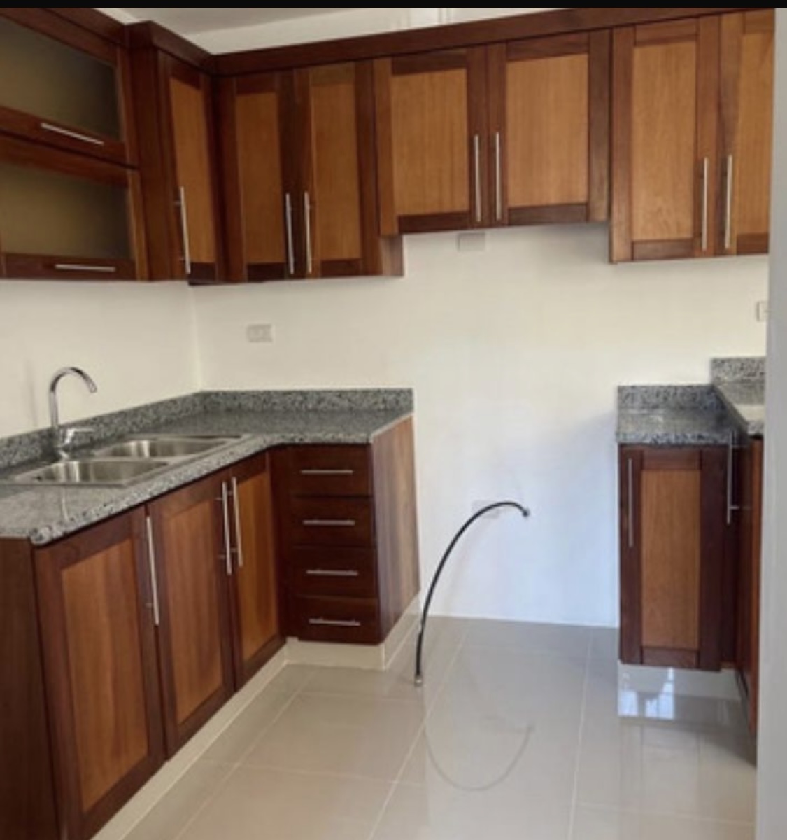 apartamentos - Vendo 4to piso Residencial en Gurano 100 .metros.  5