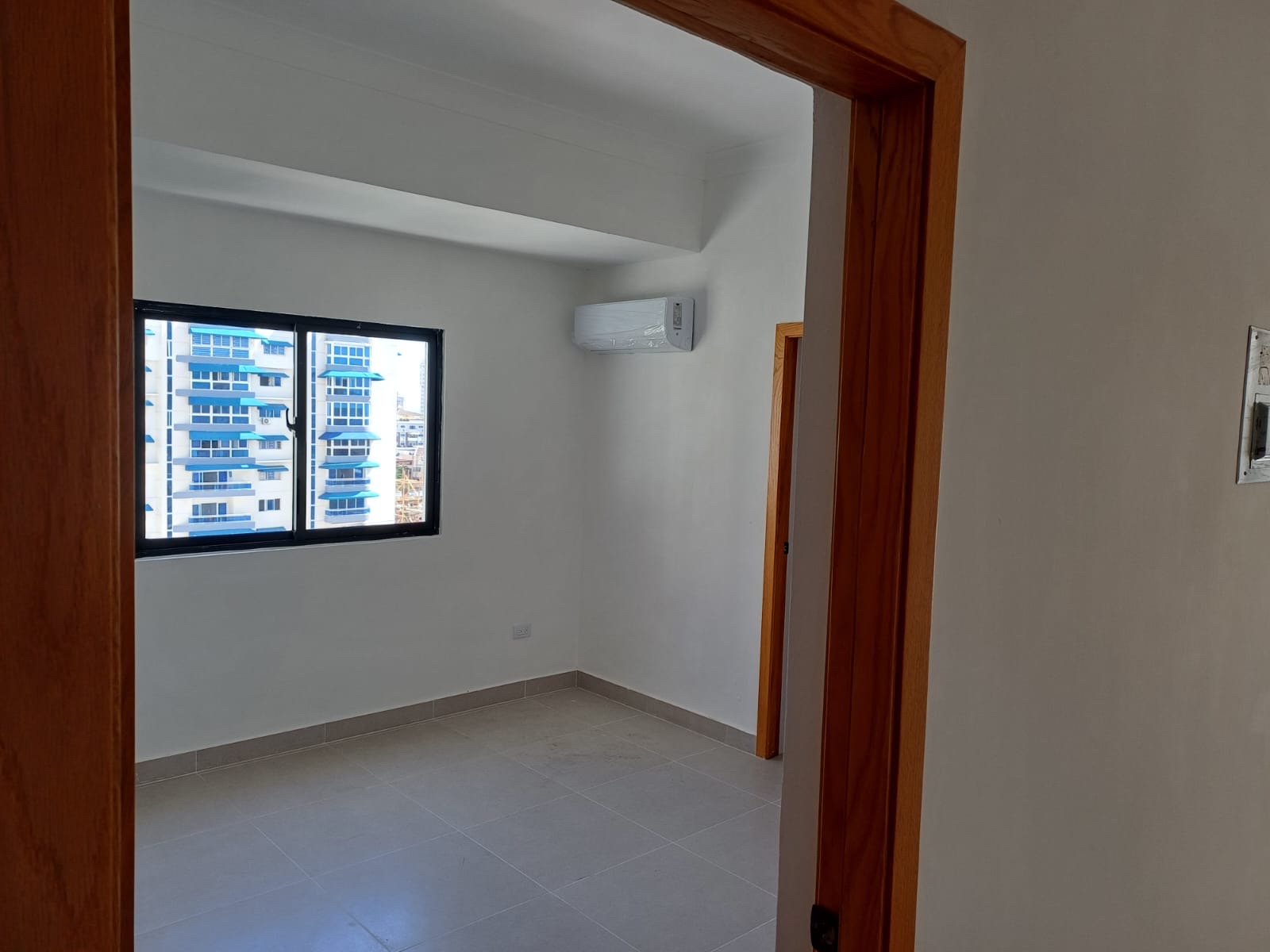 apartamentos - Alquiler Apartamento nuevo en Torre,8vo piso con vista panorámica hacia al mar
 7