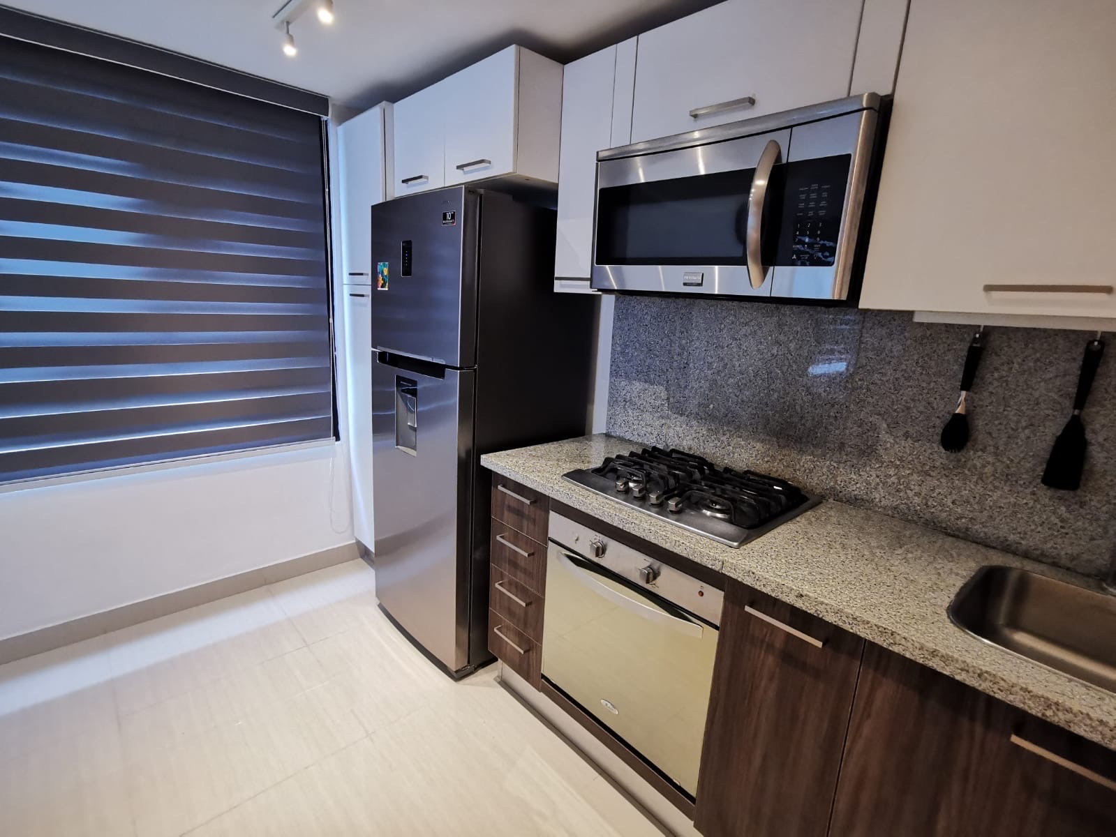 apartamentos - ALQUILER DE APARTAMENTO DE UNA HABITACIÓN AMUEBLADO FULL A PASOS DE LA CHURCHILL 3