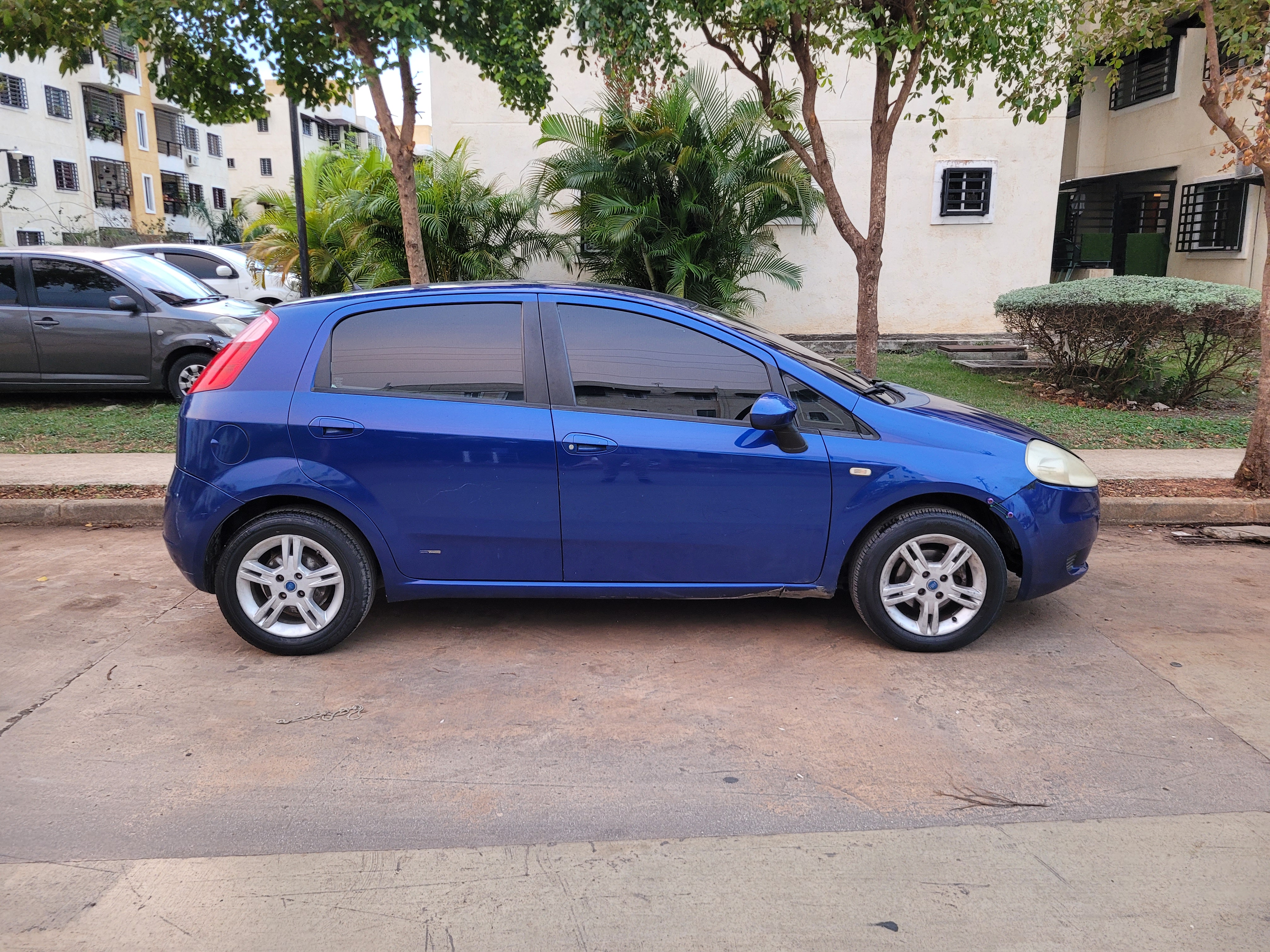 carros - Fiat Grande Punto 2007 4