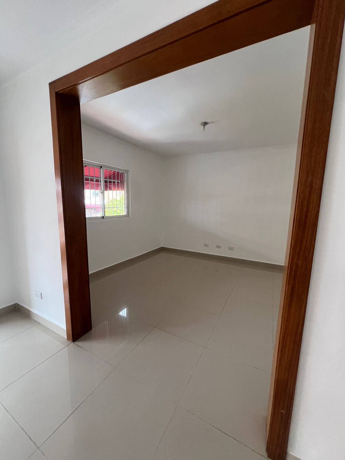 apartamentos - Alquilo apto de 2 hab con dos parqueos y estudio 3
