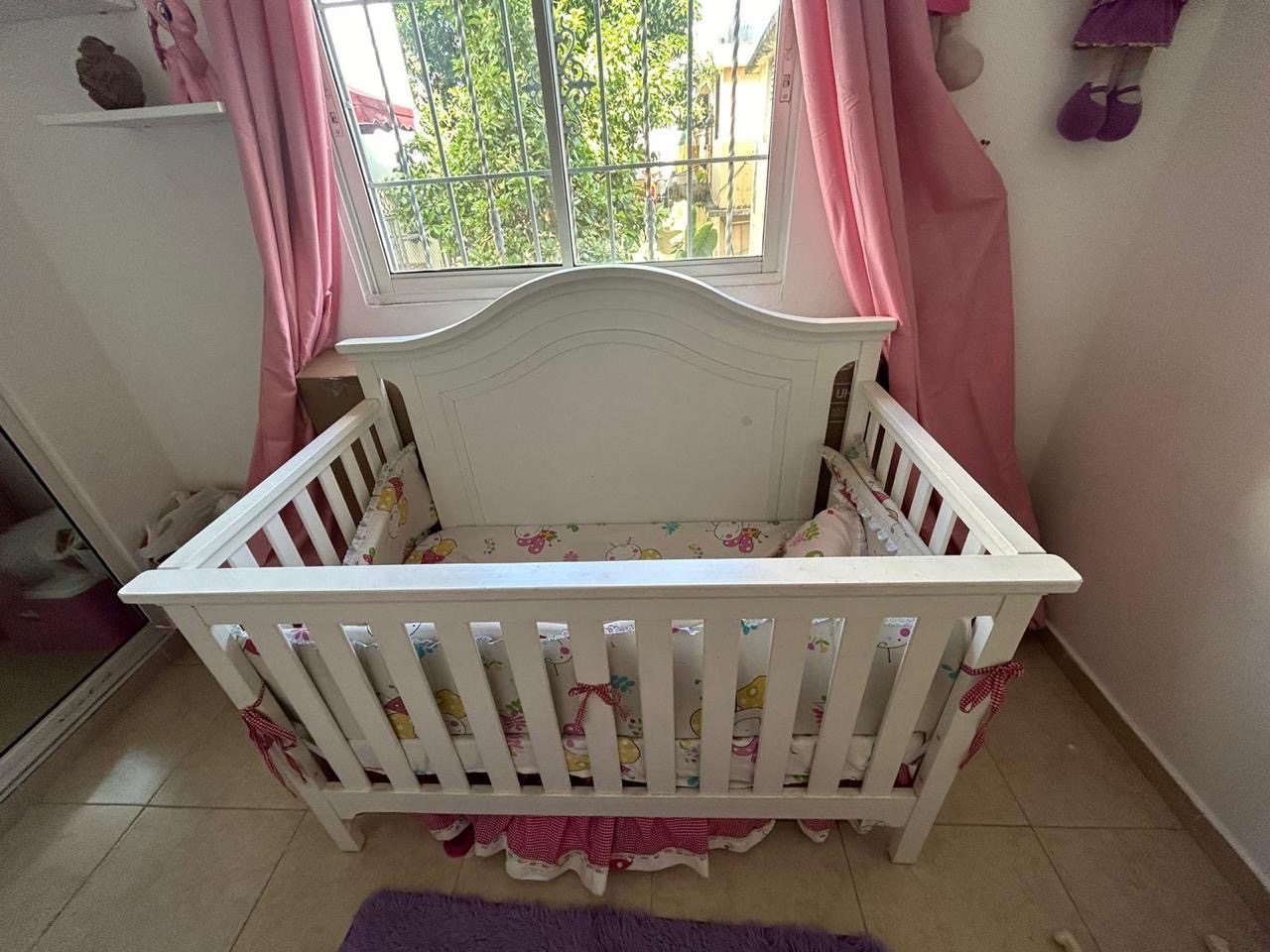 accesorios - Cuna solo usada por 3 meses, lo doy con el juego de colchas  1