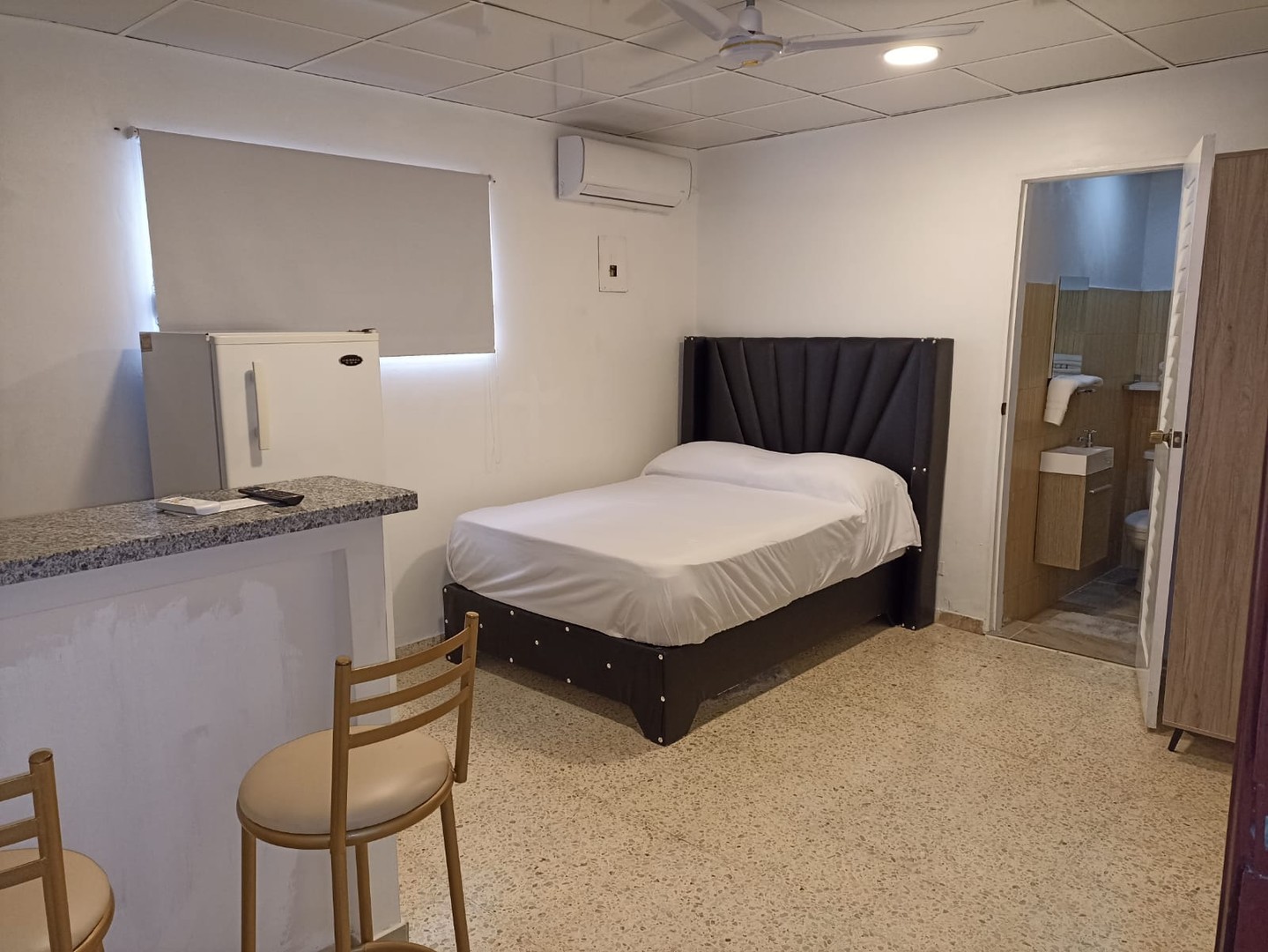 apartamentos - Alquiler Apartamento Estudio Amueblado, Av Delgado, Gazcue 0