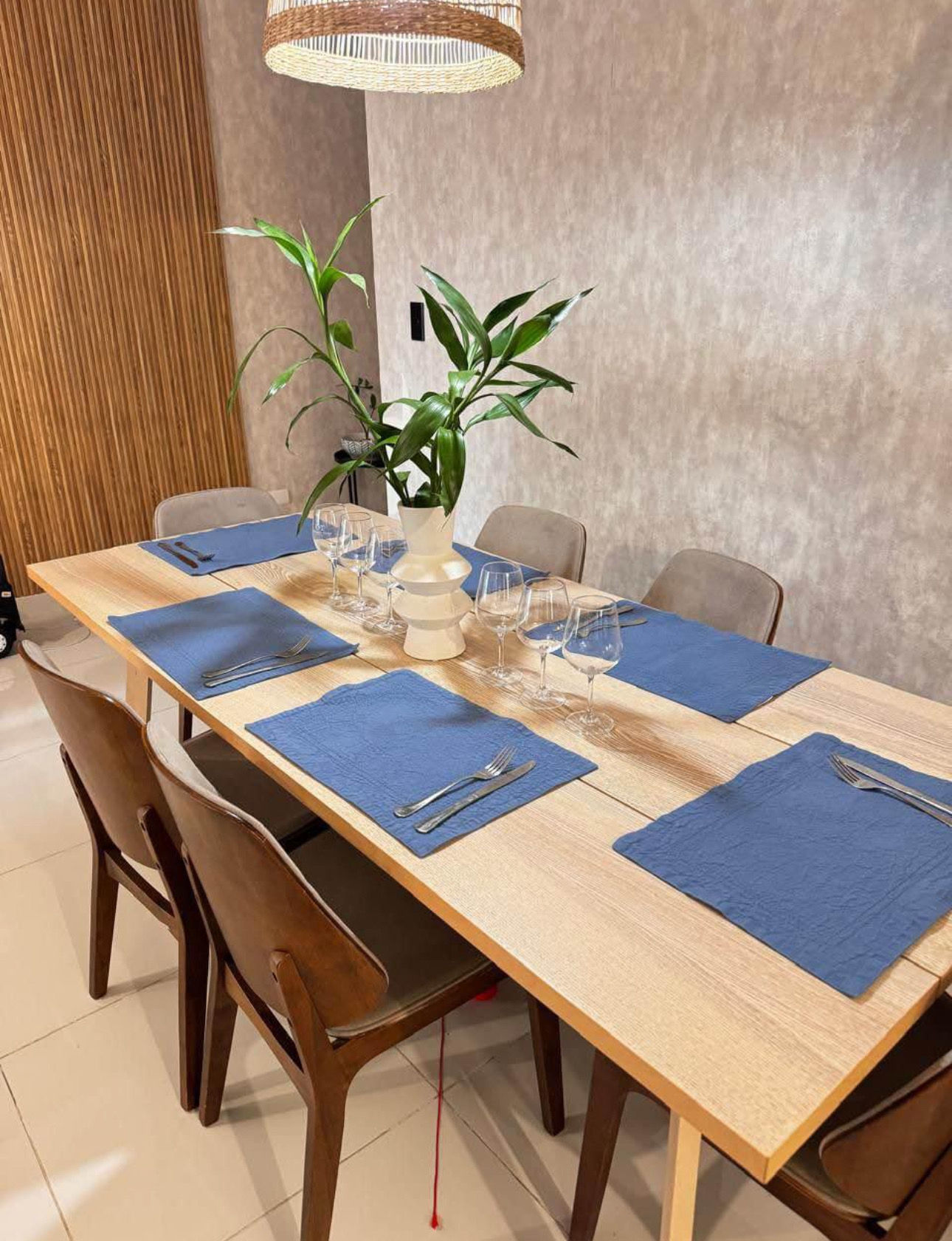 muebles y colchones - Mesa de comedor (sin sillas)