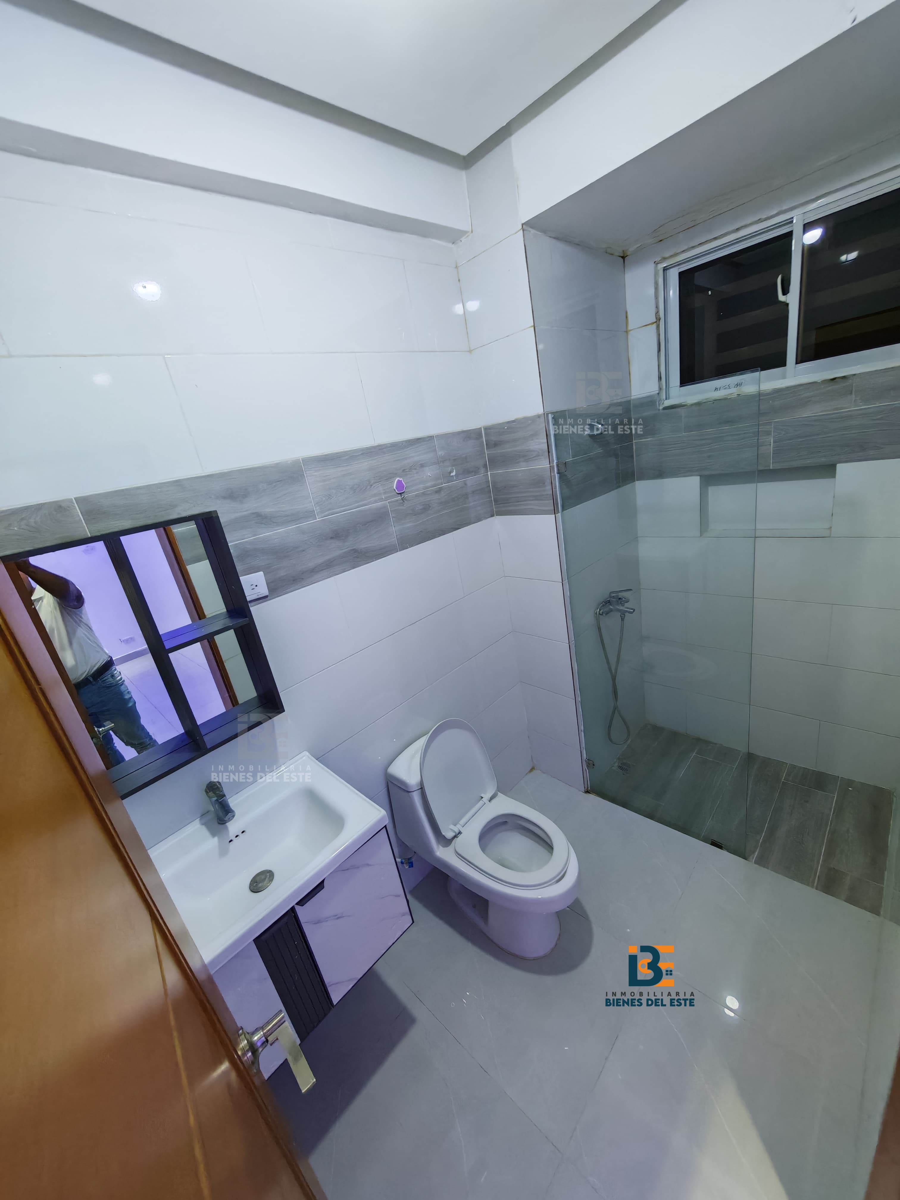 apartamentos - Se Renta Lujoso Apartamento con Tres habitaciones. 8