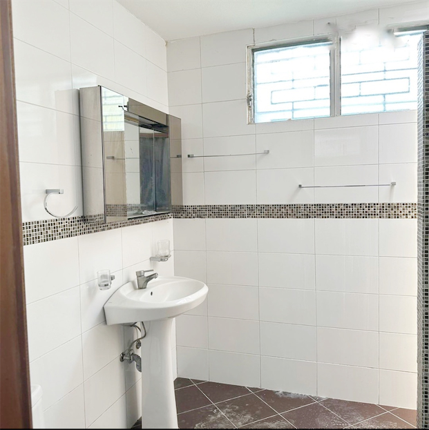 oficinas y locales comerciales - Local en los prados 90 m  2