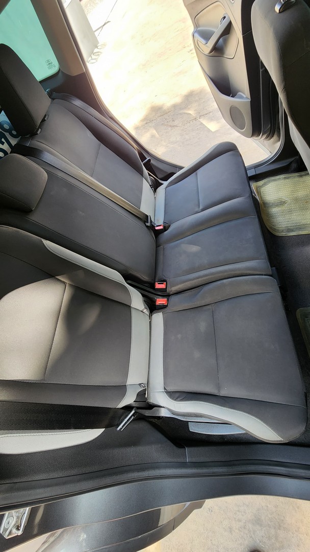 jeepetas y camionetas - Ford Escape Gris 2014 - 2.0L De Buen Uso y Muy Bien Mantenida 5